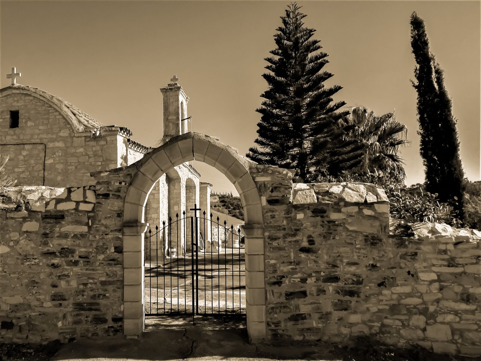 Canon PowerShot SX400 IS sample photo. Gate, entrance, stone photography