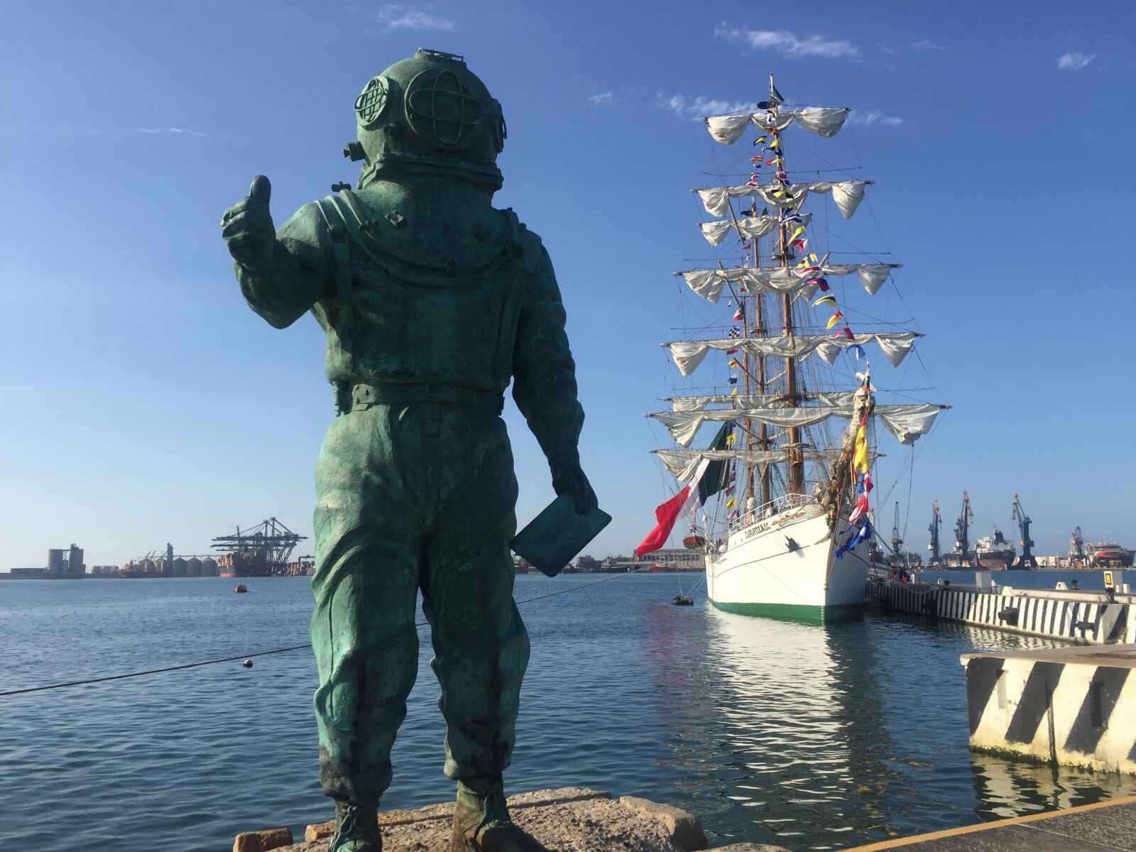 iPhone 6 back camera 4.15mm f/2.2 sample photo. Puerto, veracruz, cuauhtémoc photography