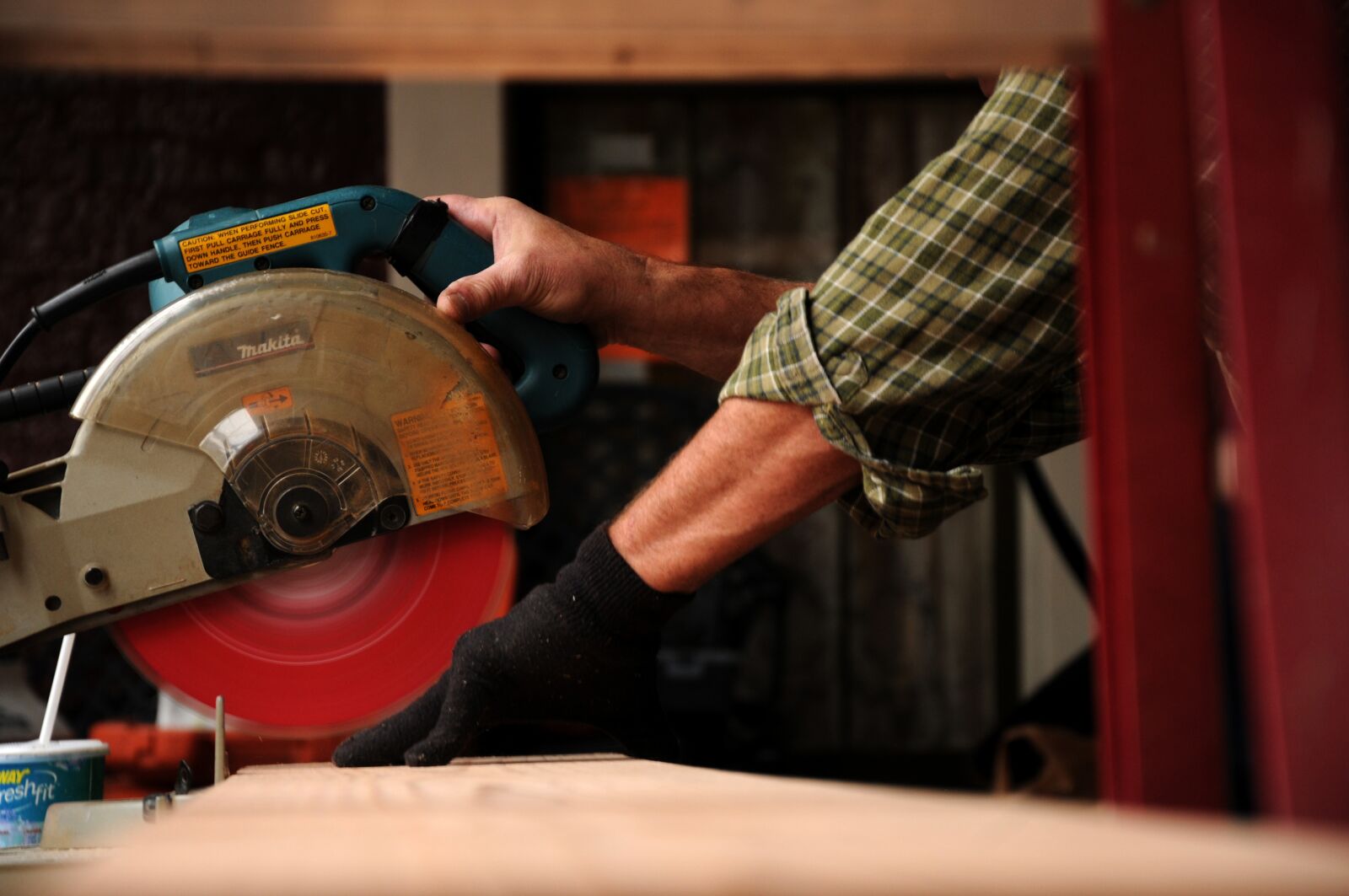 Nikon D300S sample photo. Carpenter, saw, wood photography