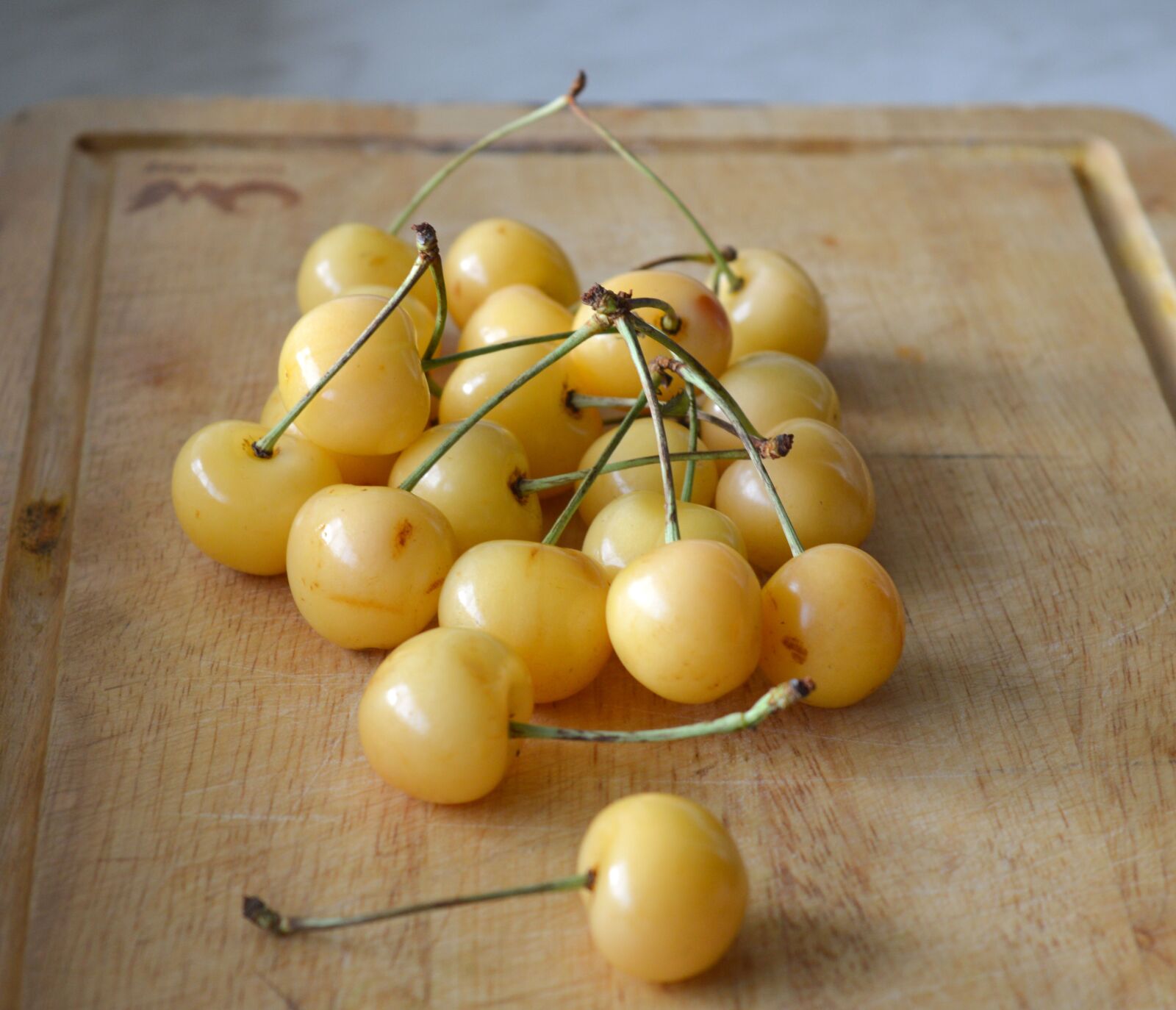 Nikon D3200 sample photo. Cherry, yellow cherries, yellow photography