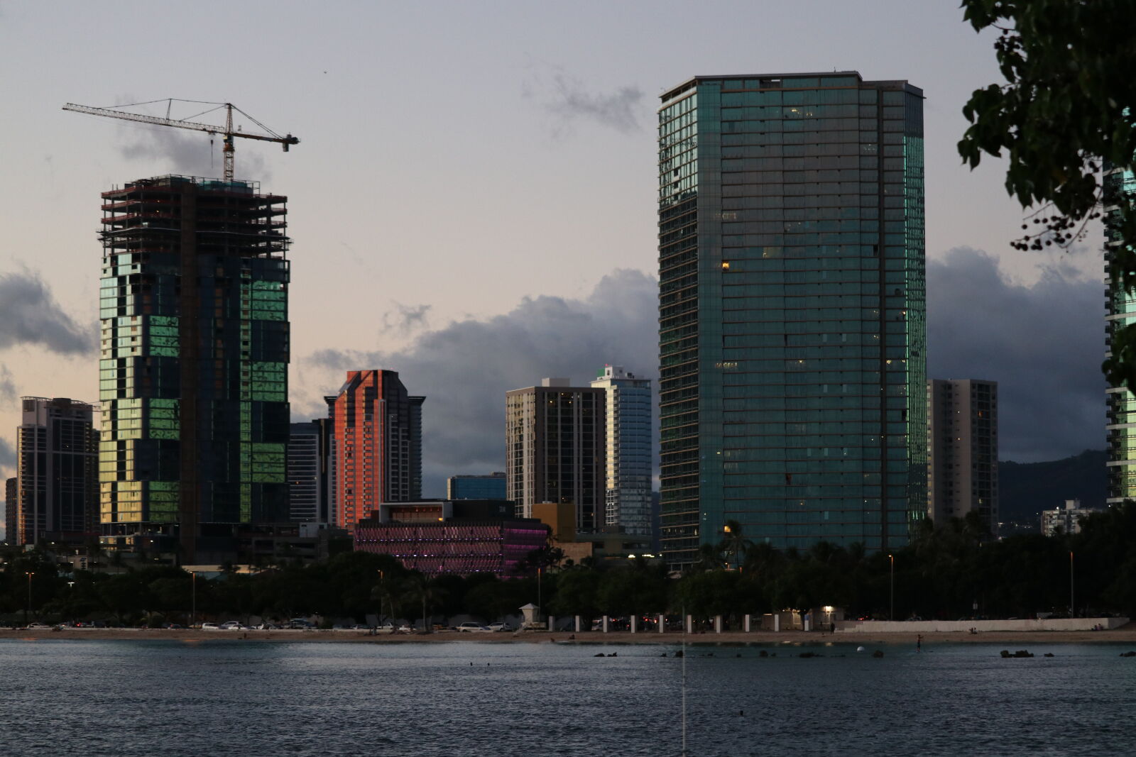 Canon EF-S 55-250mm F4-5.6 IS STM sample photo. Construction, hawaii, skyline photography