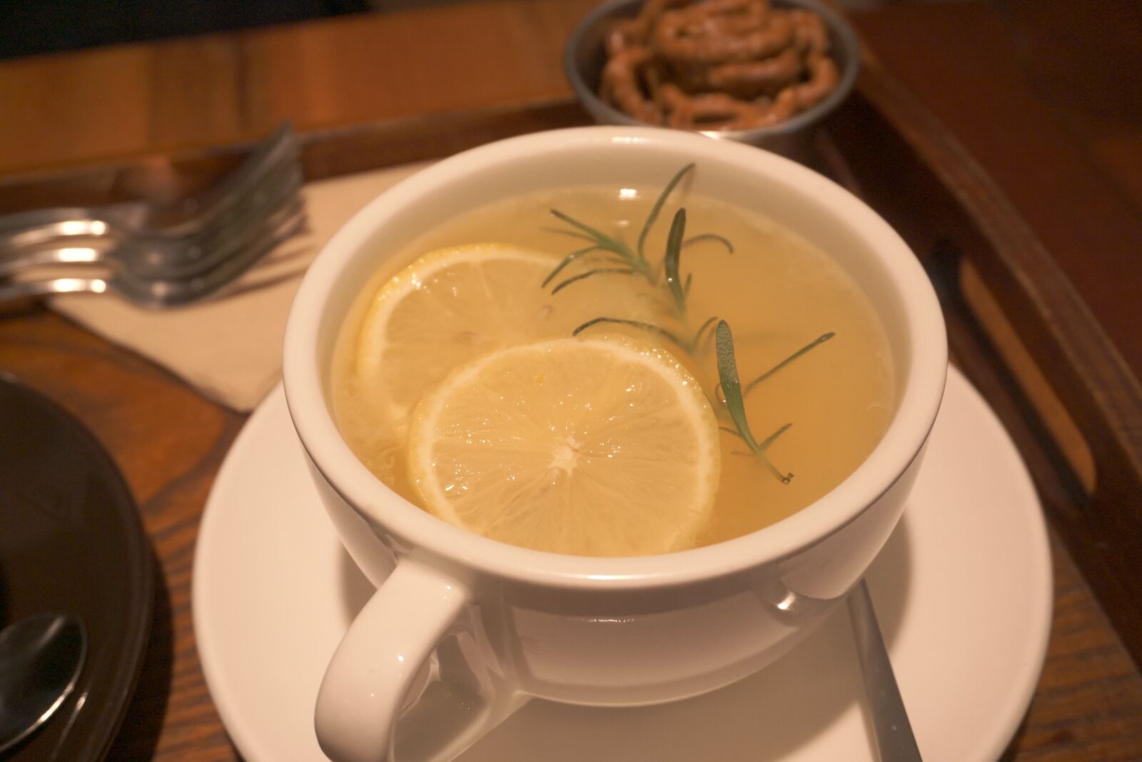 Sony E 16-50mm F3.5-5.6 PZ OSS sample photo. Lemon, cafe, coffee mug photography