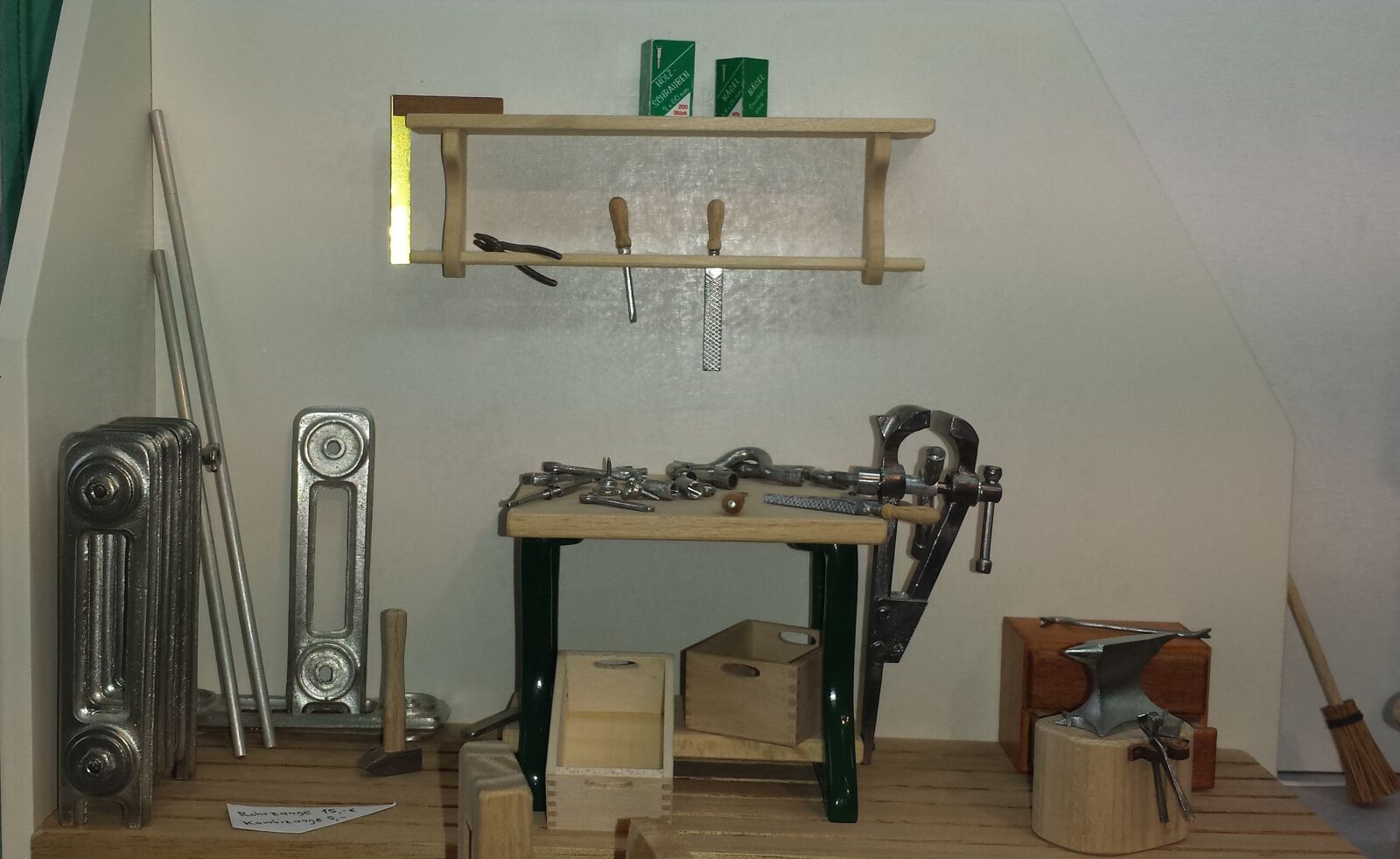 Samsung Galaxy S4 sample photo. Dolls houses, workshop, miniature photography