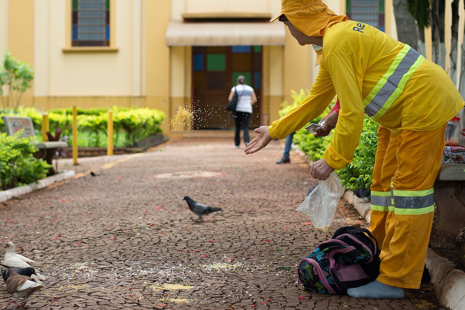 Nikon D5200 sample photo. Worker, dove, square photography