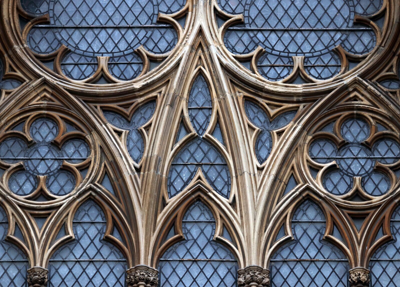 Canon EOS 80D + Canon EF 70-300mm F4-5.6 IS USM sample photo. Window, york, minster photography