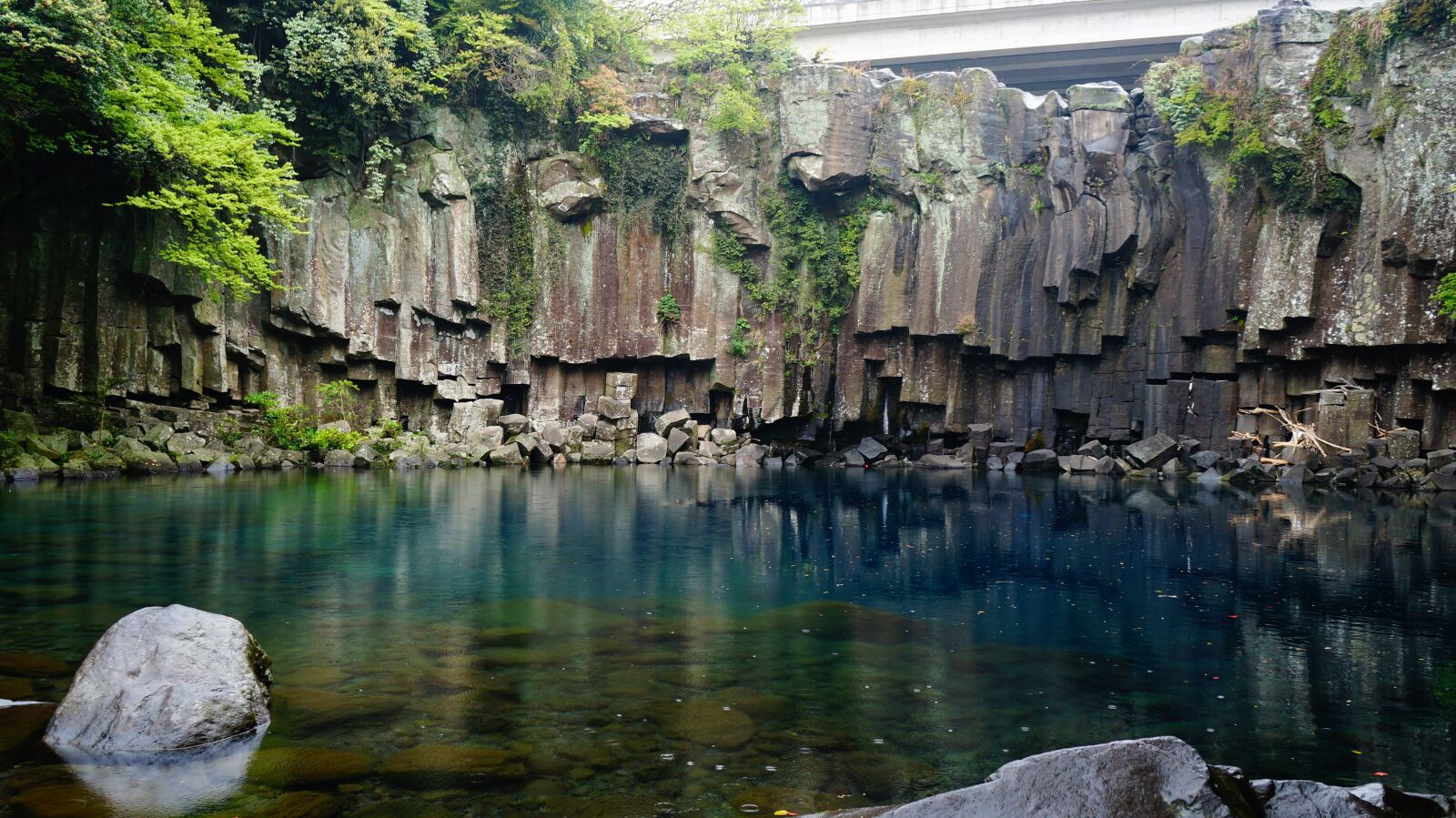 Sony Alpha NEX-F3 + Sony E 18-55mm F3.5-5.6 OSS sample photo. Jeju island falls cheonjeyeon photography