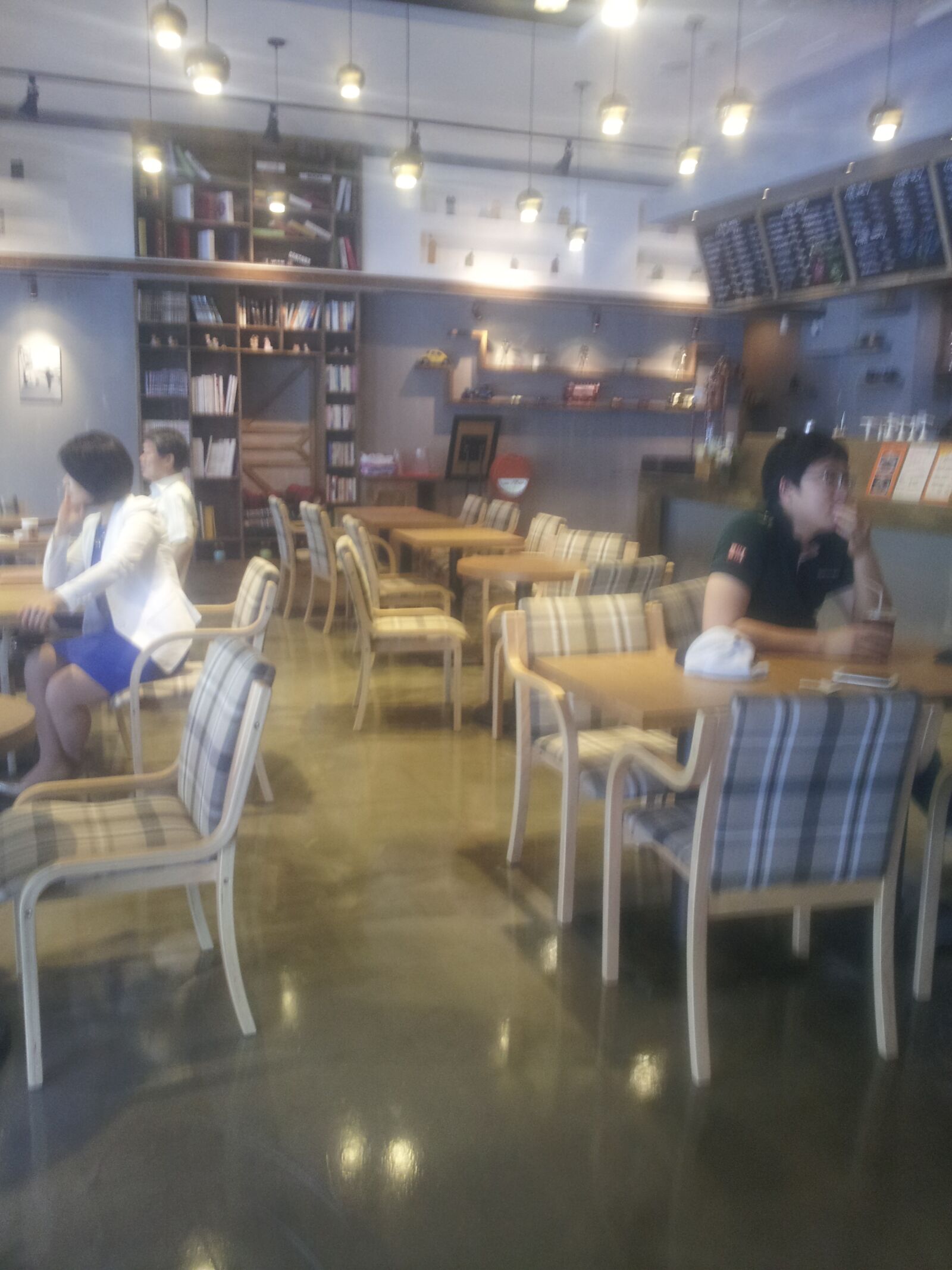Samsung Galaxy S2 sample photo. Cafe interior, vintage cafe photography