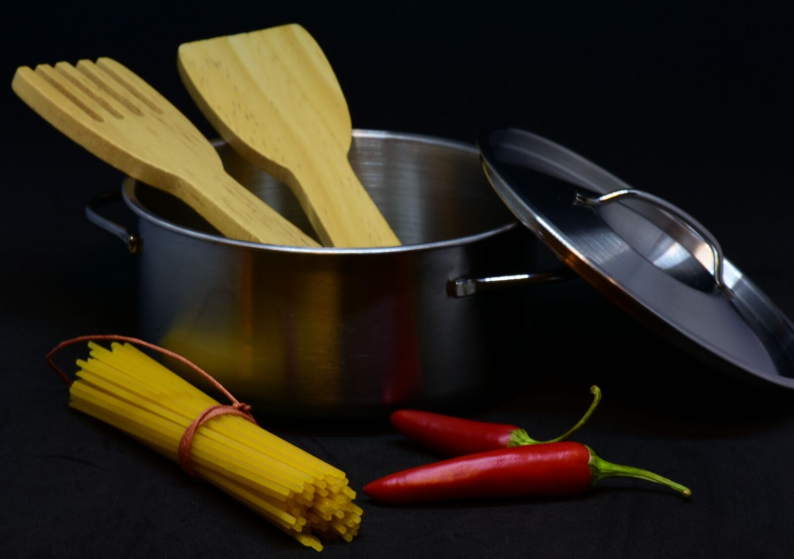 Nikon D7200 sample photo. Pot, noodles, pasta photography