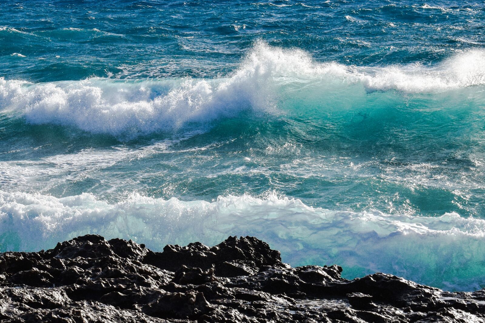 Nikon D3300 sample photo. Wave, crushing, rocky coast photography