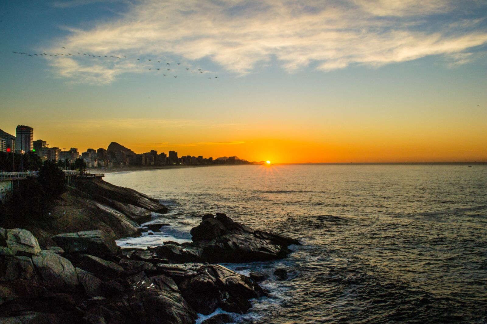 Nikon D3100 sample photo. Sunrise, mirante do leblon photography