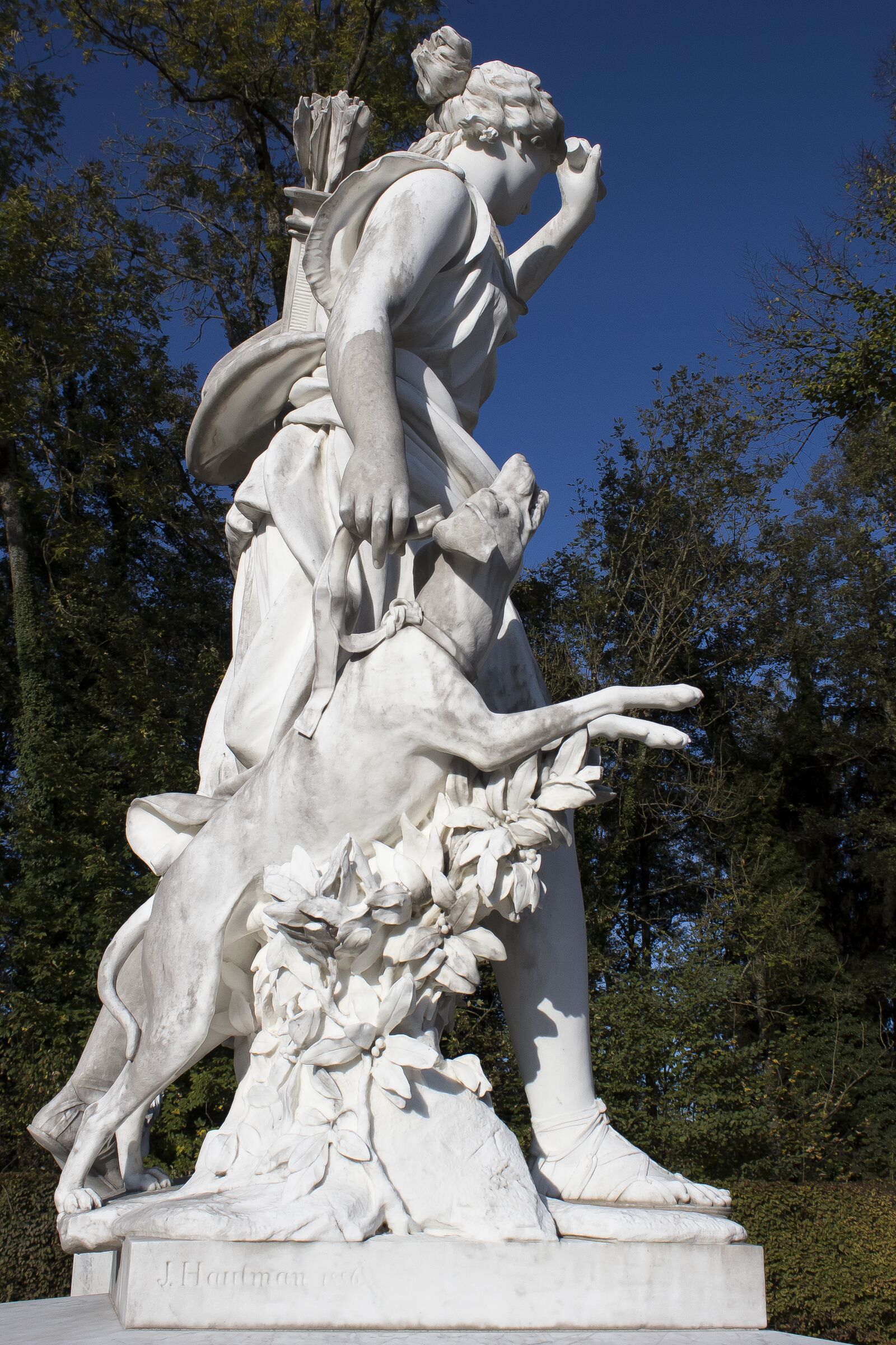 Canon EOS 1300D (EOS Rebel T6 / EOS Kiss X80) sample photo. Diana, sculpture, marble photography