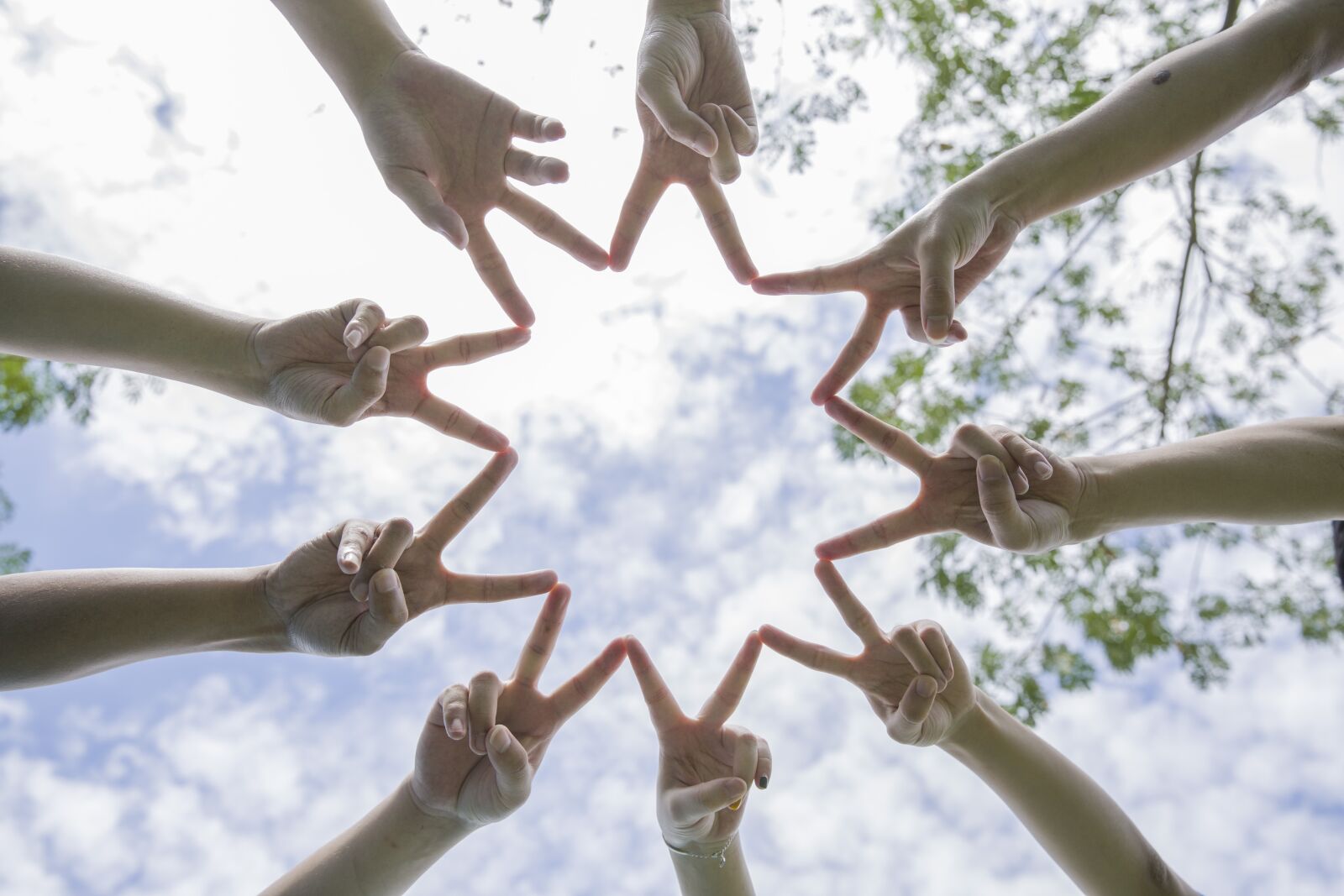 Canon EF 24-70mm F2.8L II USM sample photo. The nine-pointed star, hand photography