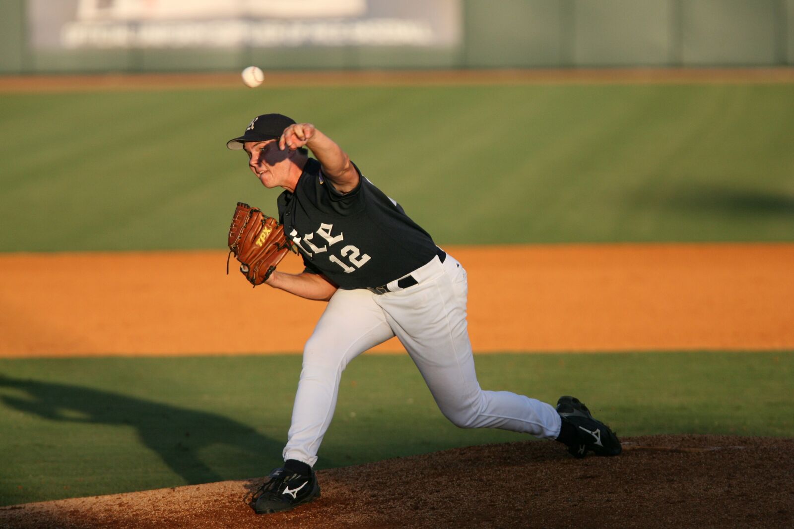 Canon EOS-1D Mark II N sample photo. Baseball, baseball pitcher, pitcher's photography