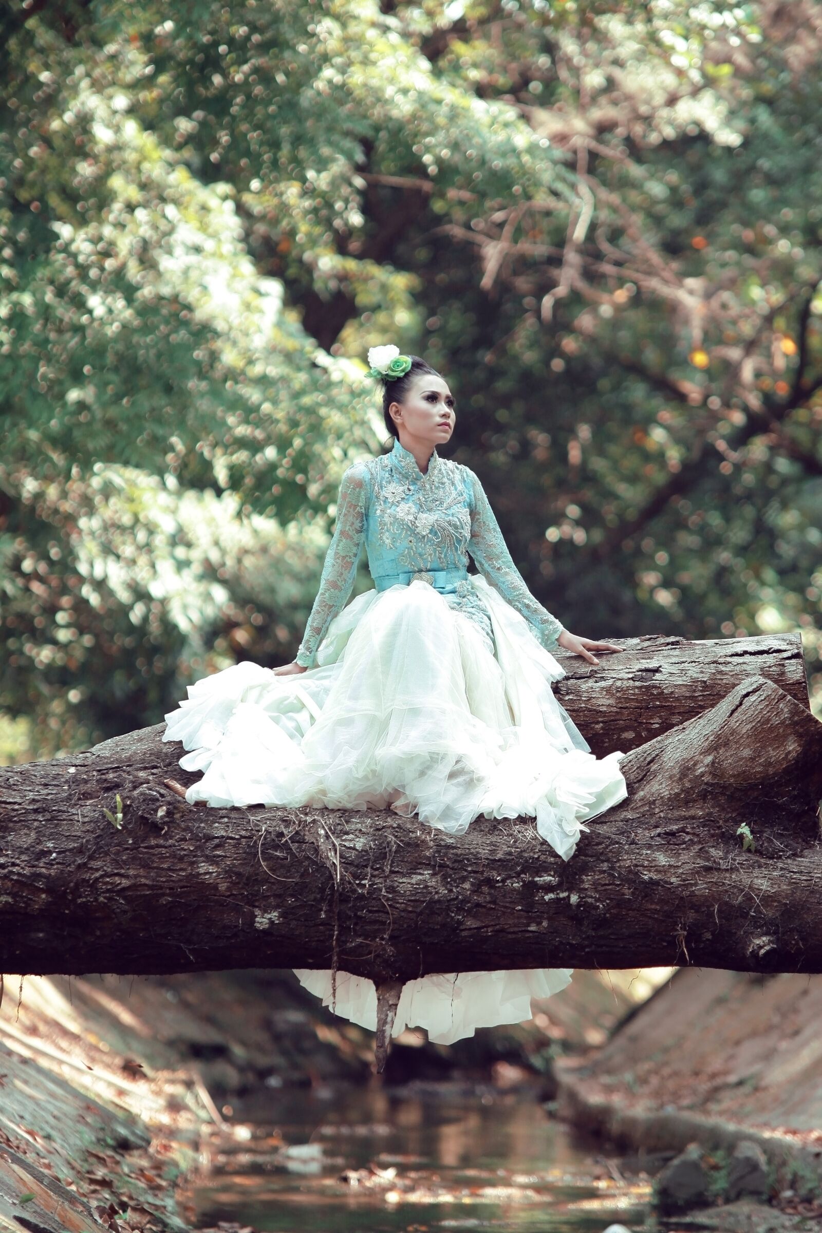 Canon EOS 5D Mark II sample photo. Women dress, young, women photography