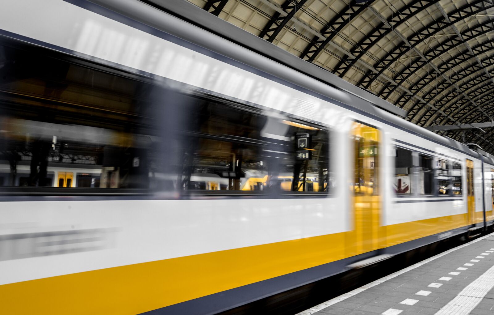 Nikon D610 sample photo. Station, train, empty photography
