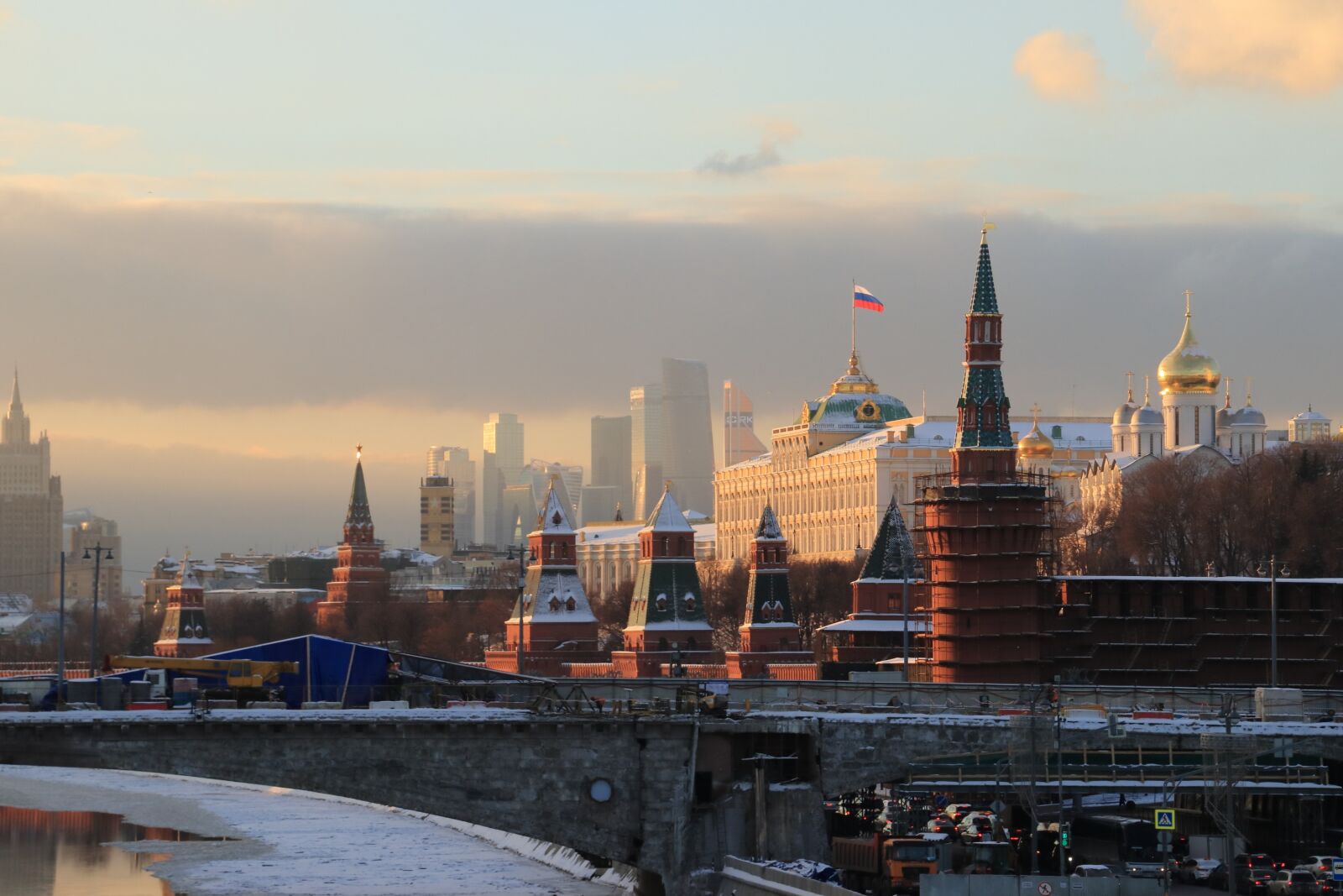 Canon EOS 77D (EOS 9000D / EOS 770D) sample photo. Moscow, sunset, river photography