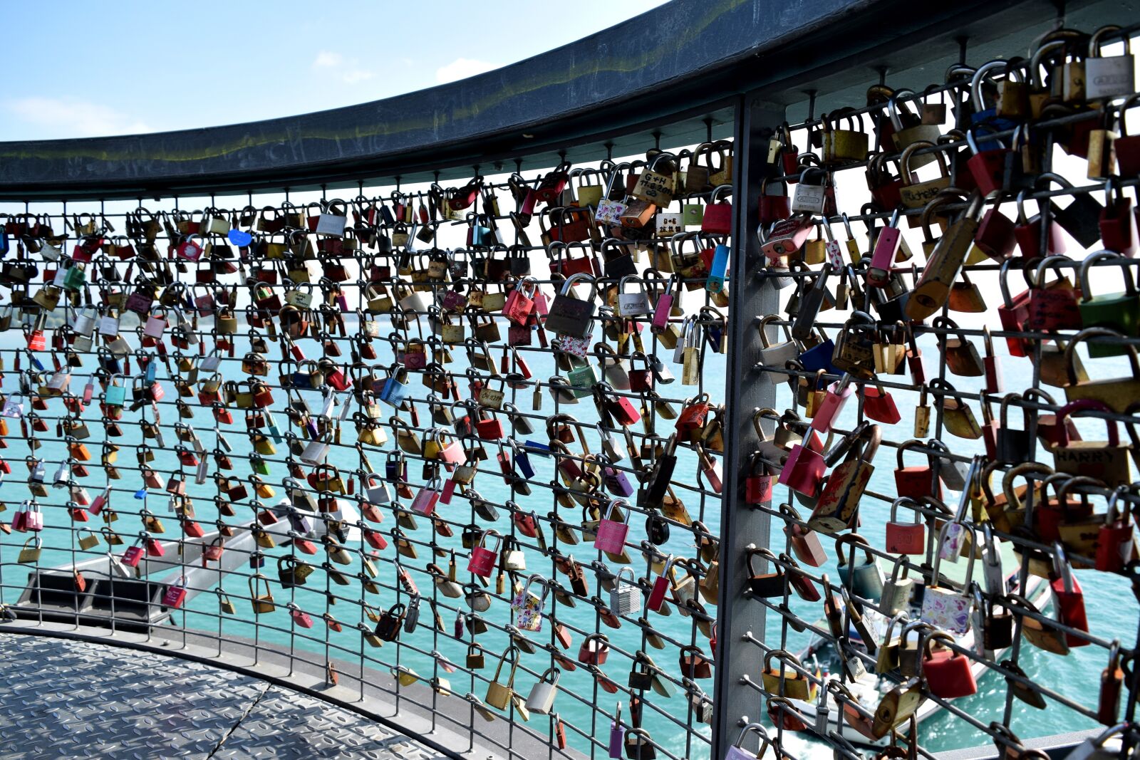 Nikon D5300 sample photo. Railing, castles, padlock photography