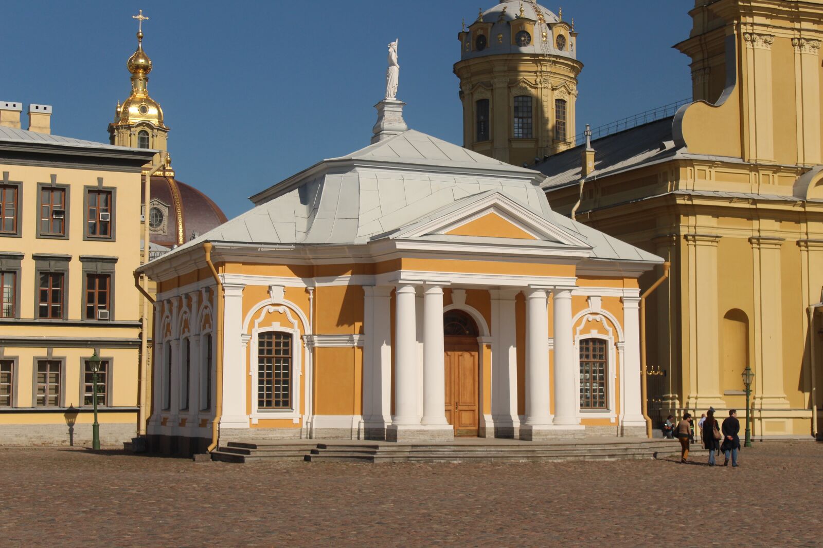 Canon EOS 1300D (EOS Rebel T6 / EOS Kiss X80) sample photo. Peter, paul, cathedral photography