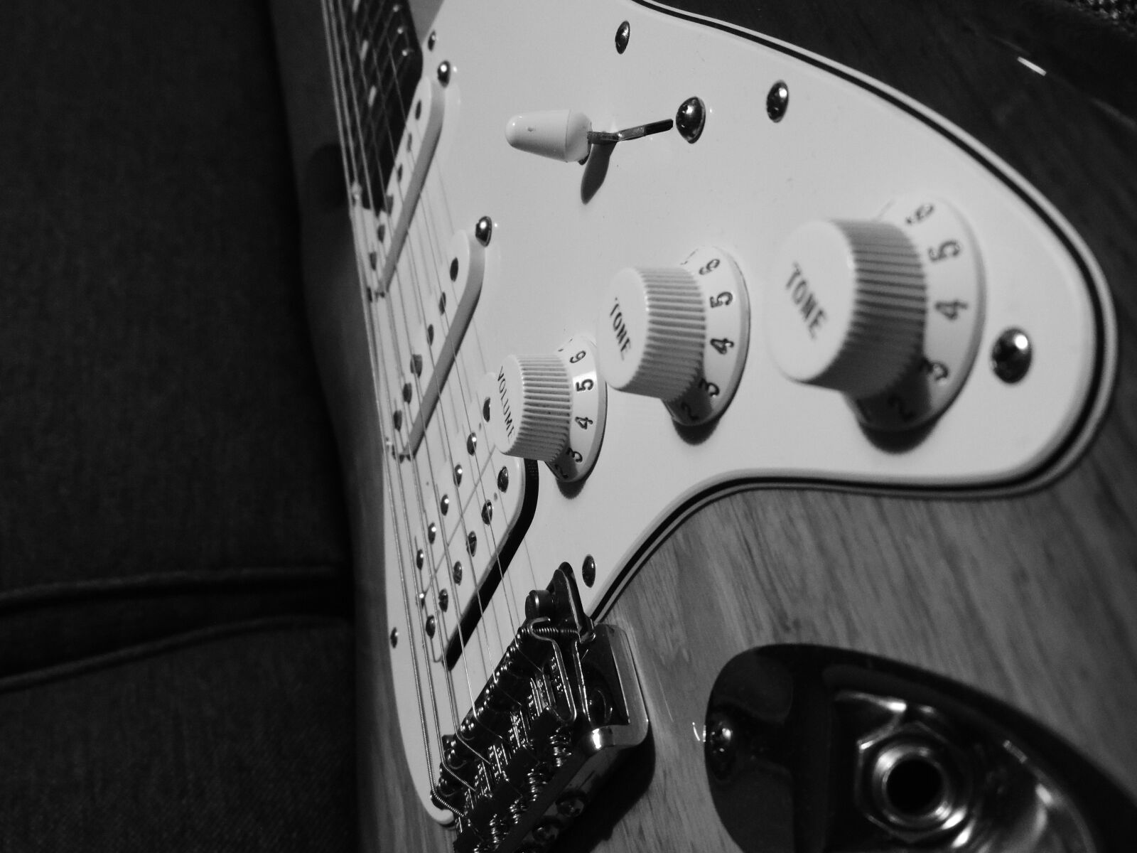 Nikon Coolpix P520 sample photo. Guitar, music, instrument photography