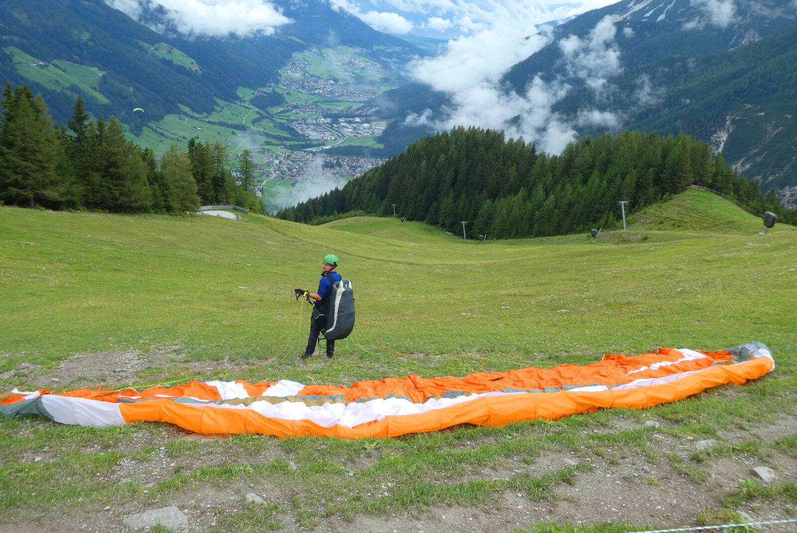 Panasonic Lumix DC-ZS70 (Lumix DC-TZ90) sample photo. Paragliding, sports, jump photography