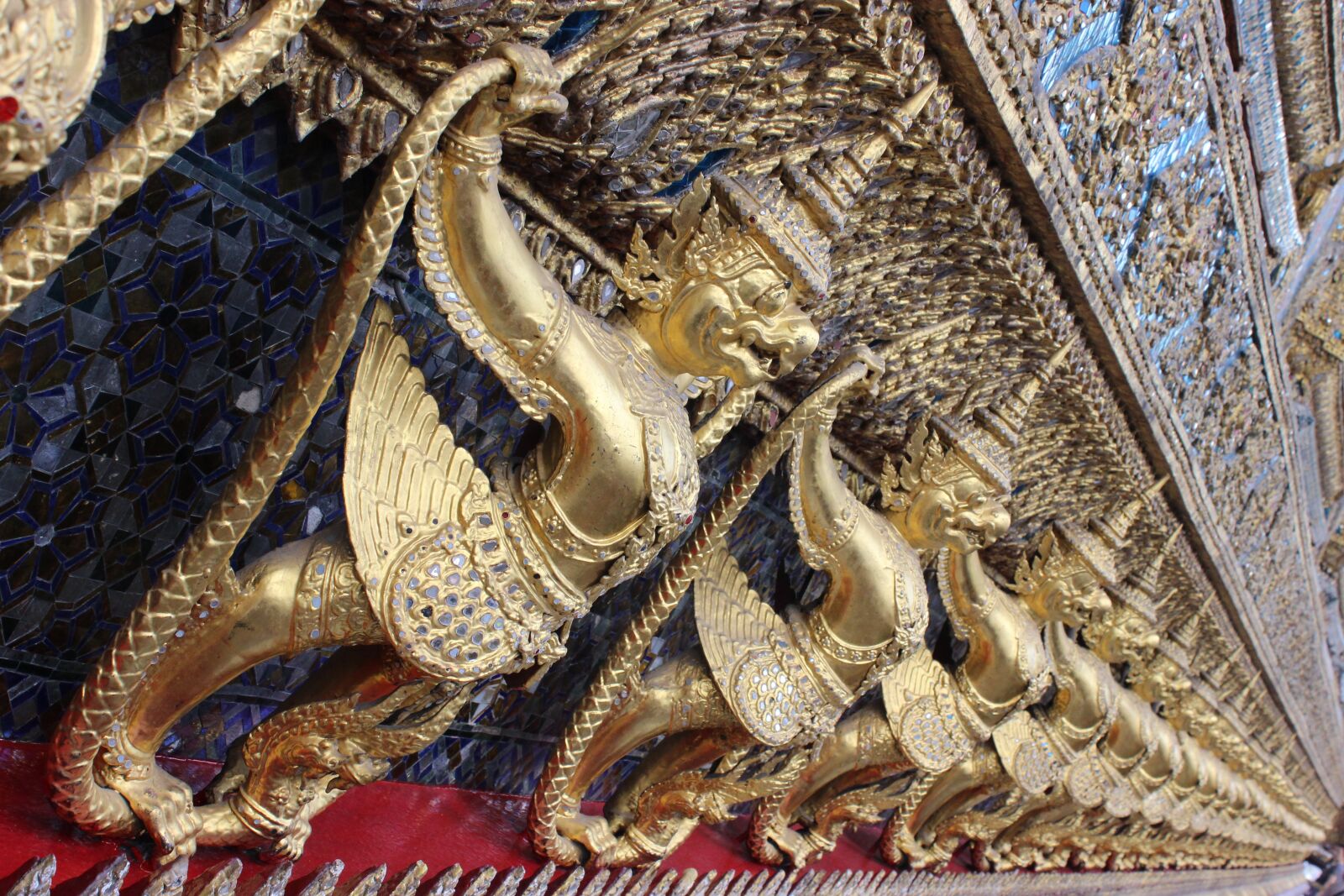 Canon EOS 600D (Rebel EOS T3i / EOS Kiss X5) sample photo. Hinduism, buddha, dragons photography