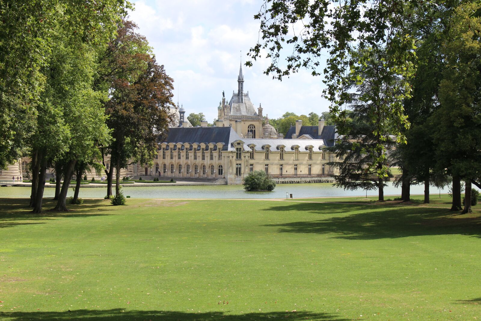 Canon EOS 600D (Rebel EOS T3i / EOS Kiss X5) sample photo. Parc, trees, castle photography