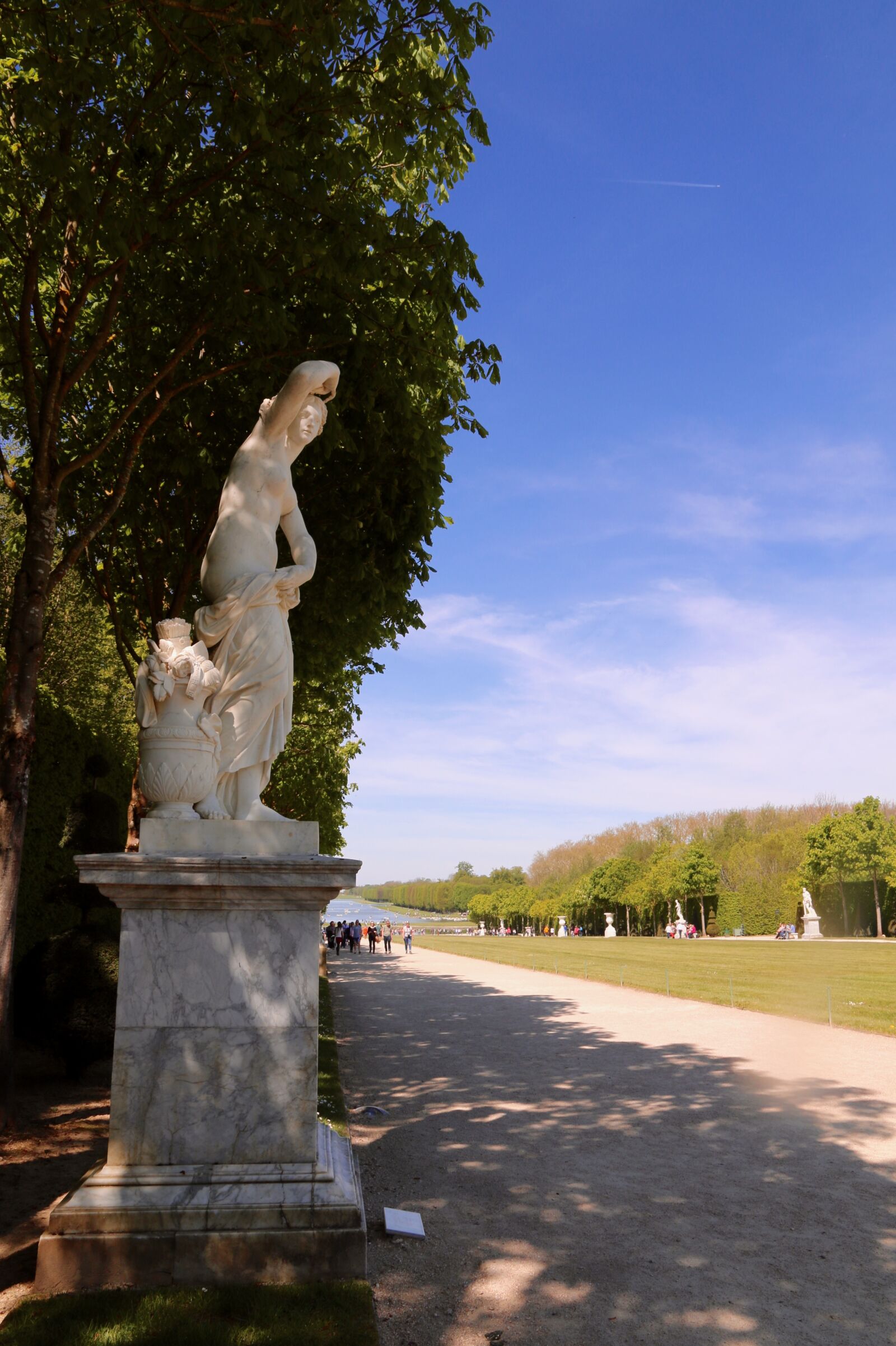 Canon EOS 70D + Canon EF-S 15-85mm F3.5-5.6 IS USM sample photo. Blue, sky, park, statue photography