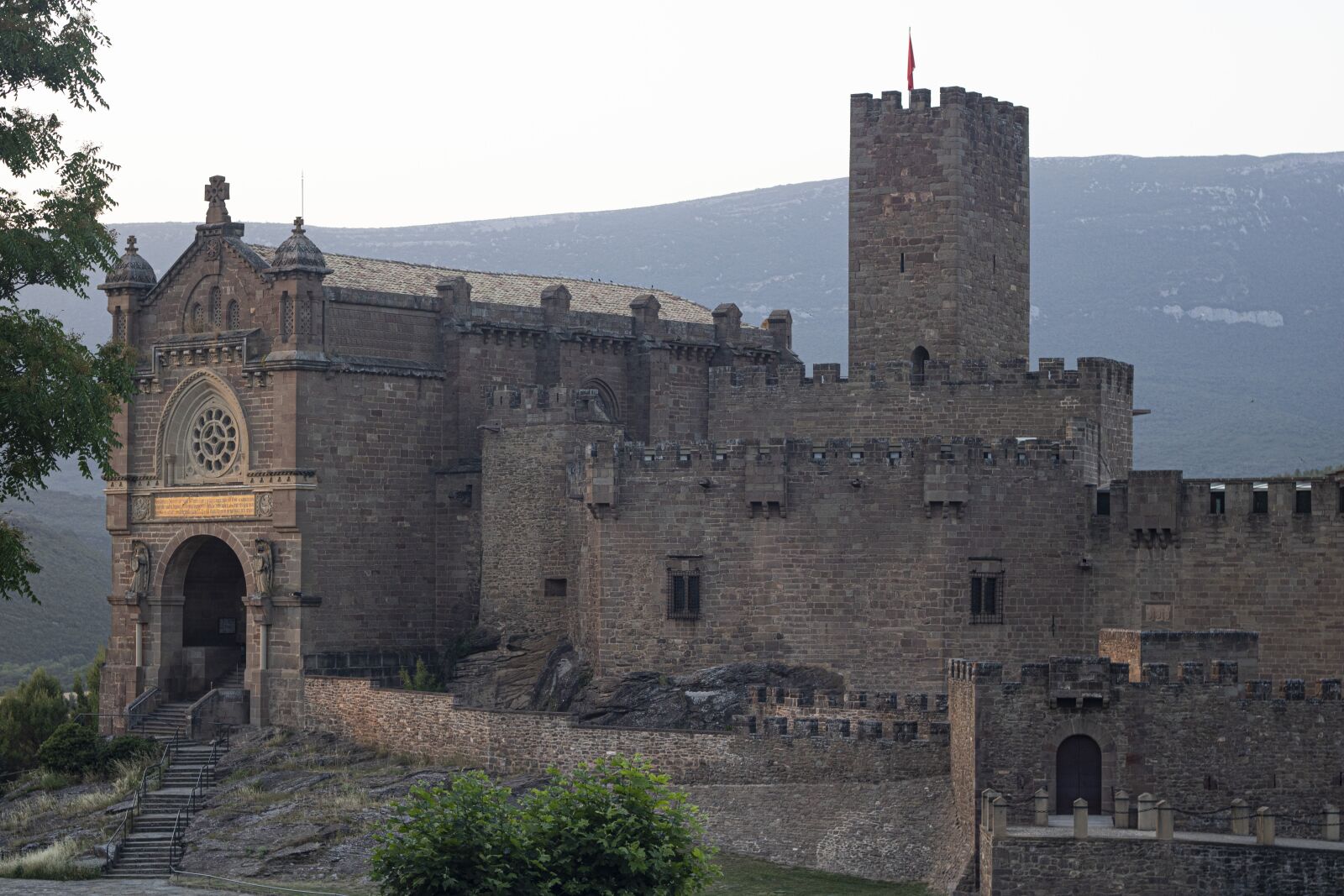 Canon EF 50mm F1.8 II sample photo. Castle of javier, castle photography
