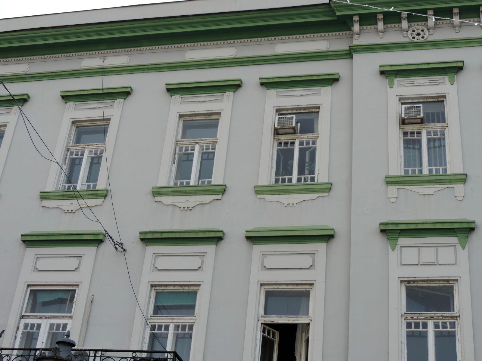 Nikon Coolpix P520 sample photo. Baroque, facade, building, window photography