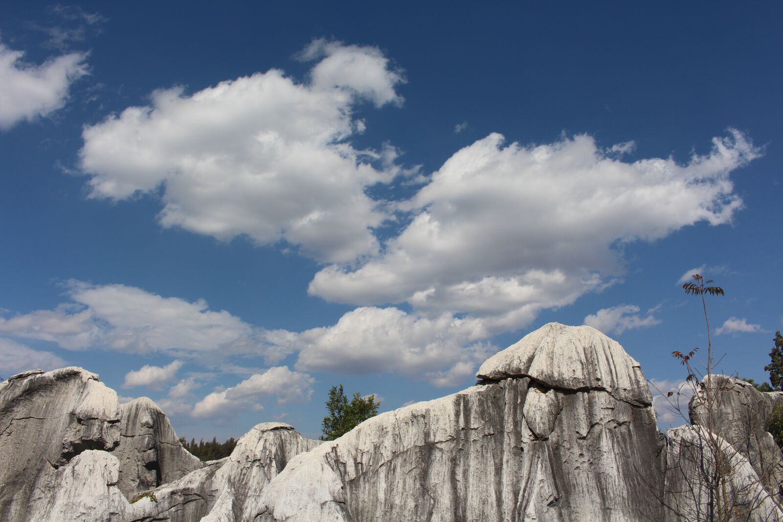 Canon EOS 700D (EOS Rebel T5i / EOS Kiss X7i) sample photo. Stone, sky, cloud photography