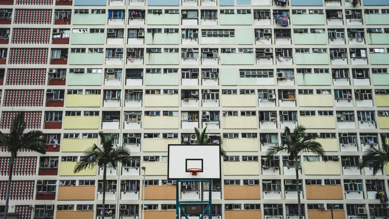 Sony a7 + Sony FE 28-70mm F3.5-5.6 OSS sample photo. Architecture, basketball court, building photography