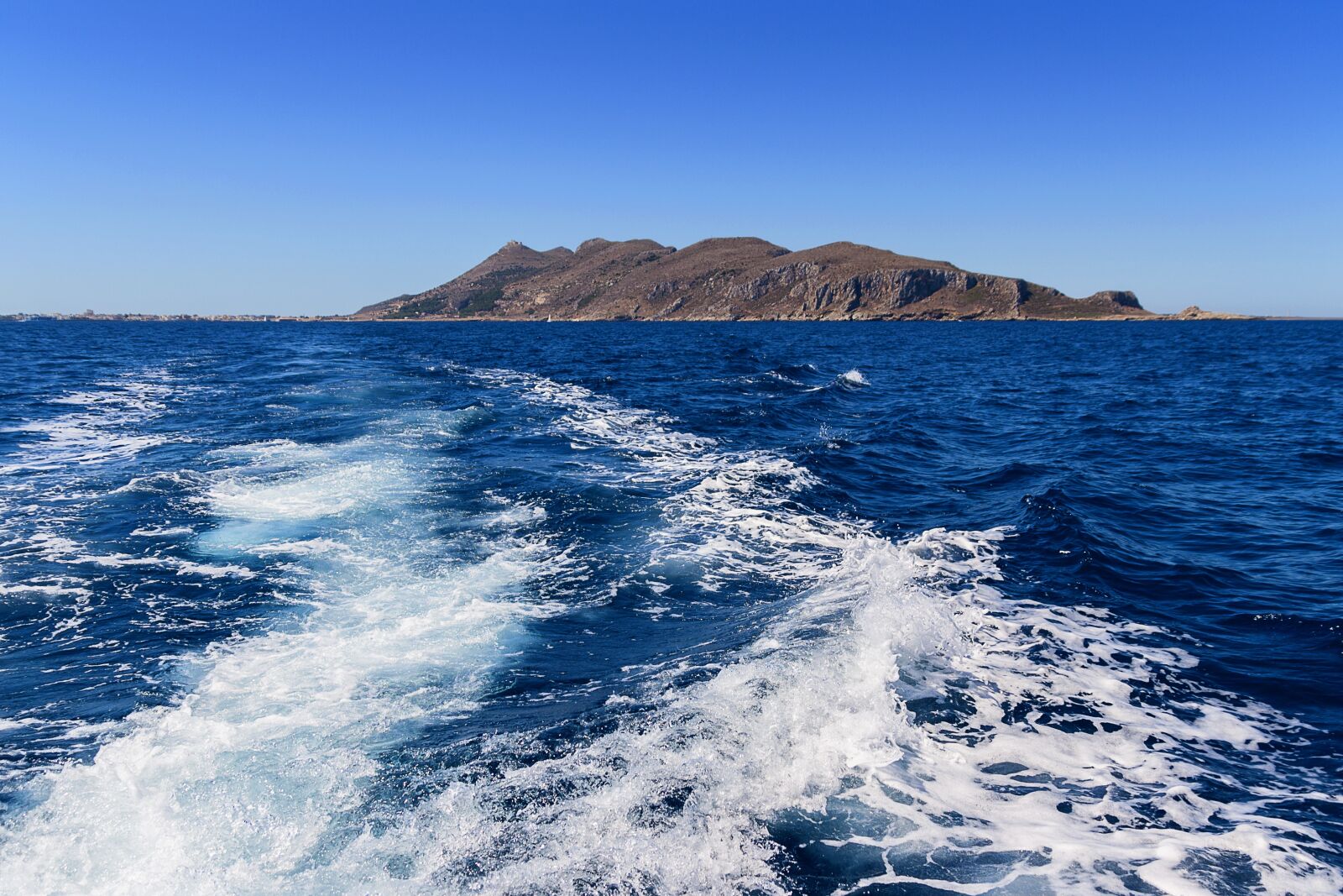 Canon EOS 1000D (EOS Digital Rebel XS / EOS Kiss F) sample photo. Sicily, sea, favignana photography