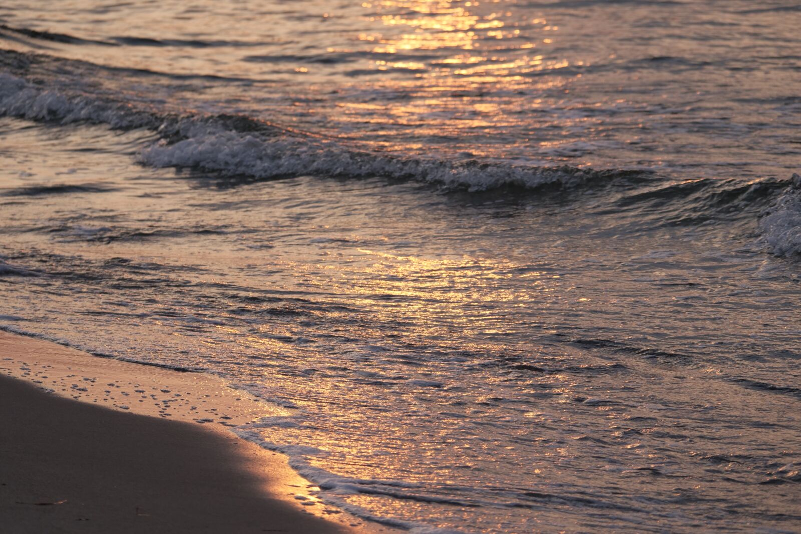 Panasonic Lumix DC-G9 sample photo. Sunset, waters, nature photography