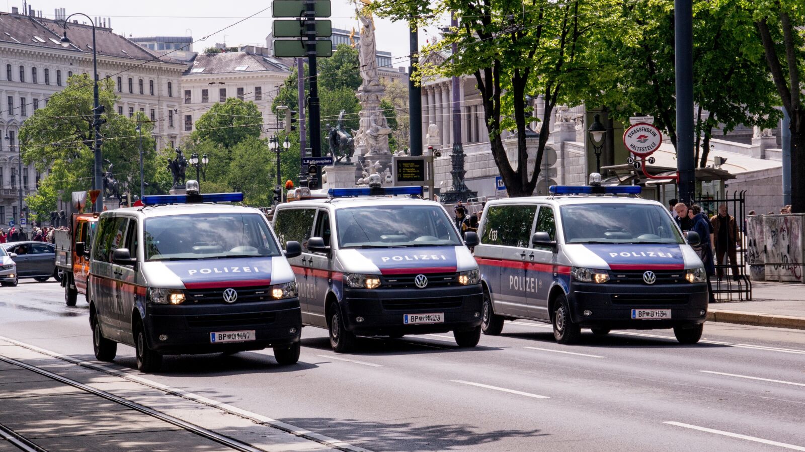 Sony DT 18-200mm F3.5-6.3 sample photo. De most ration, police photography