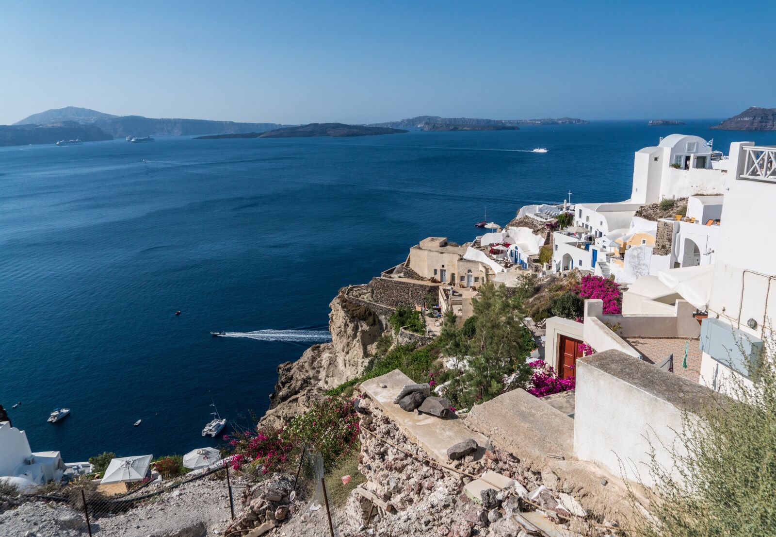 Sony a7R II + Sony FE 24-240mm F3.5-6.3 OSS sample photo. Santorini, oia, greece photography