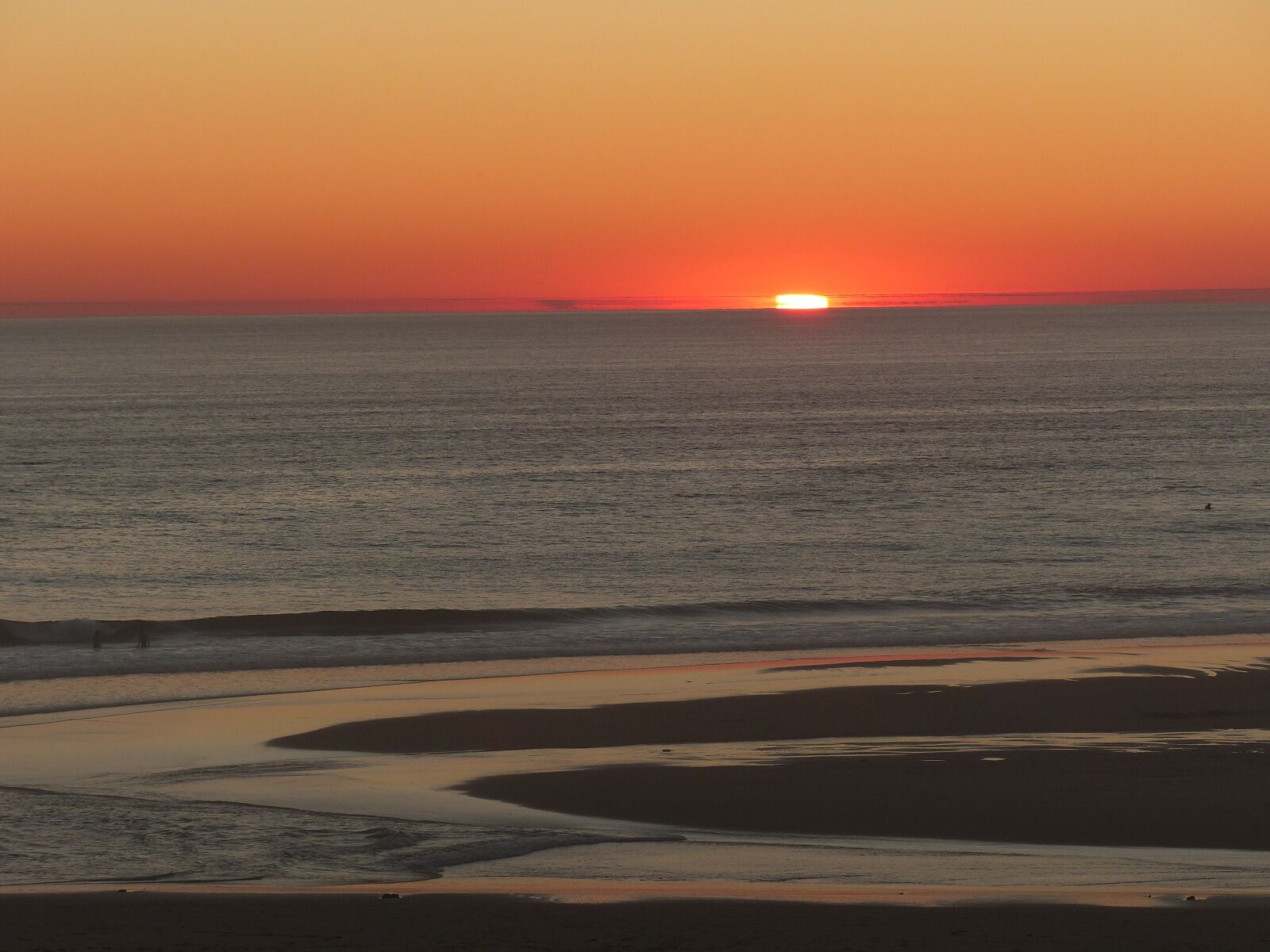 Panasonic Lumix DMC-FZ200 sample photo. Beach, sun, sunset photography