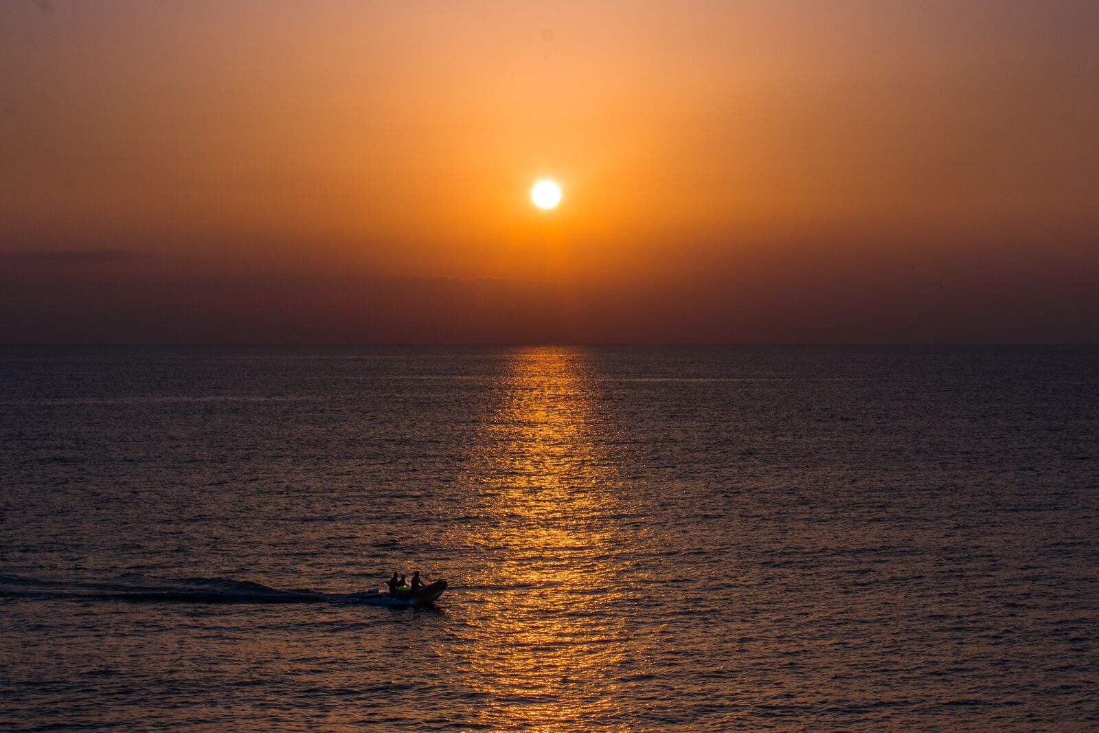 Canon EOS 70D + Canon EF 50mm F1.4 USM sample photo. Sunset, beach, be photography