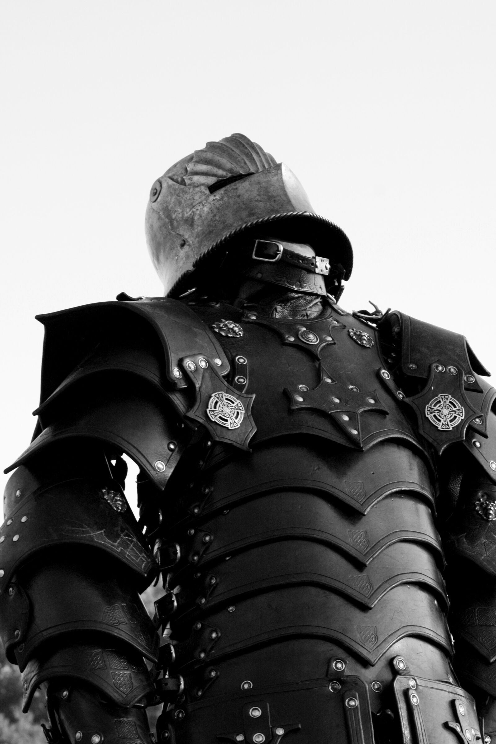 Canon EOS 1000D (EOS Digital Rebel XS / EOS Kiss F) sample photo. Knight, ritterruestung, middle ages photography