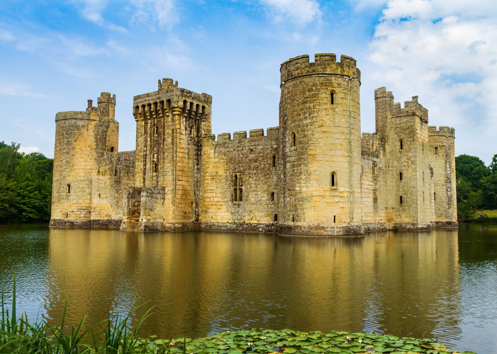 TAMRON 18-200mm F/3.5-6.3 DiII A14E sample photo. Castle, historic, architecture photography