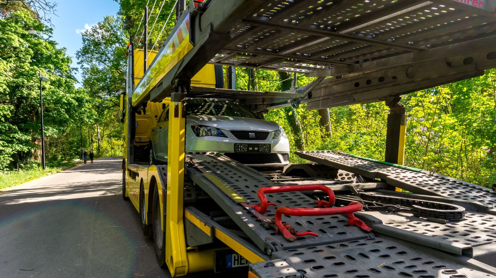 Sony Alpha a5000 (ILCE 5000) sample photo. Truck, truck mounted crane photography