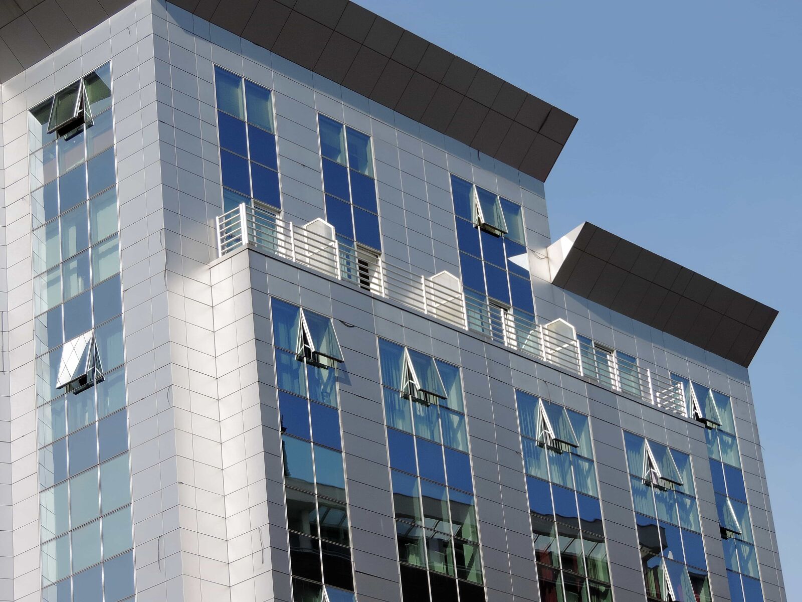 Nikon Coolpix P520 sample photo. Business, architecture, building, city photography