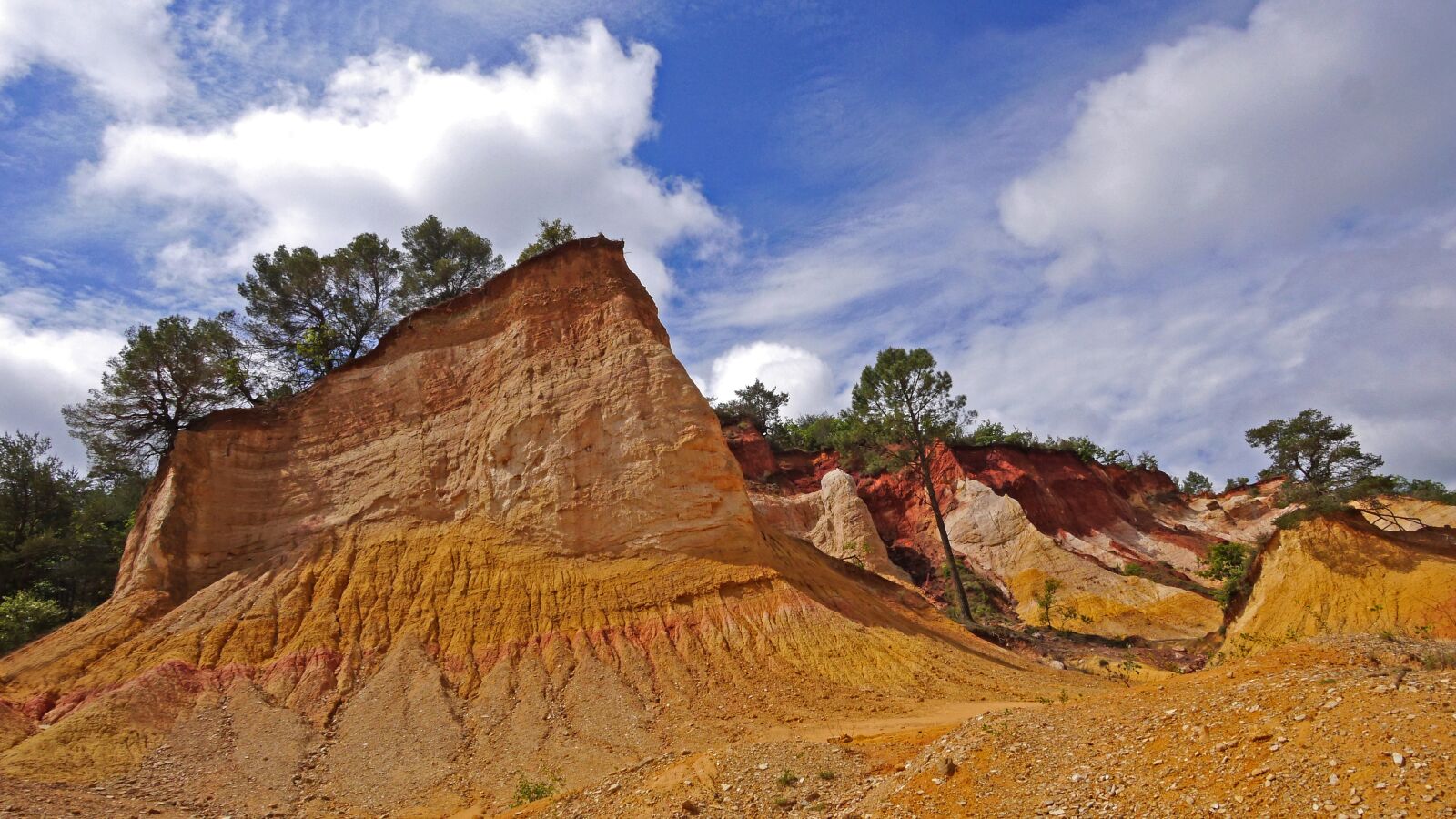 Panasonic Lumix DMC-GH3 sample photo. Landscape, nature, ochre yellow photography