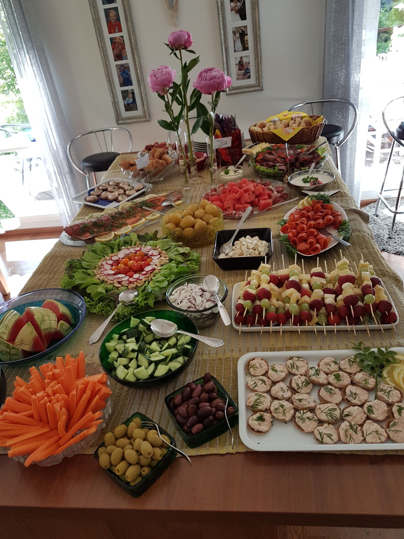 Samsung SM-G930F sample photo. Stand-up meal, tapas, salad photography