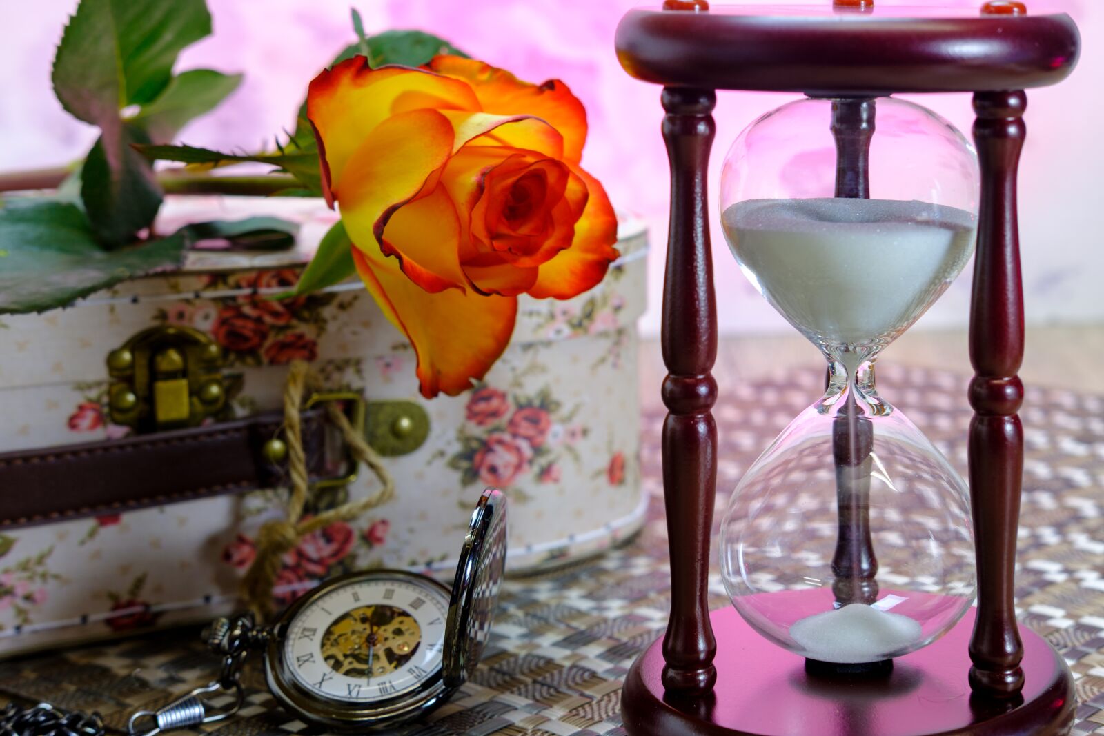 Fujifilm X-T2 + Fujifilm XF 35mm F2 R WR sample photo. Hourglass, pocket watch, egg photography