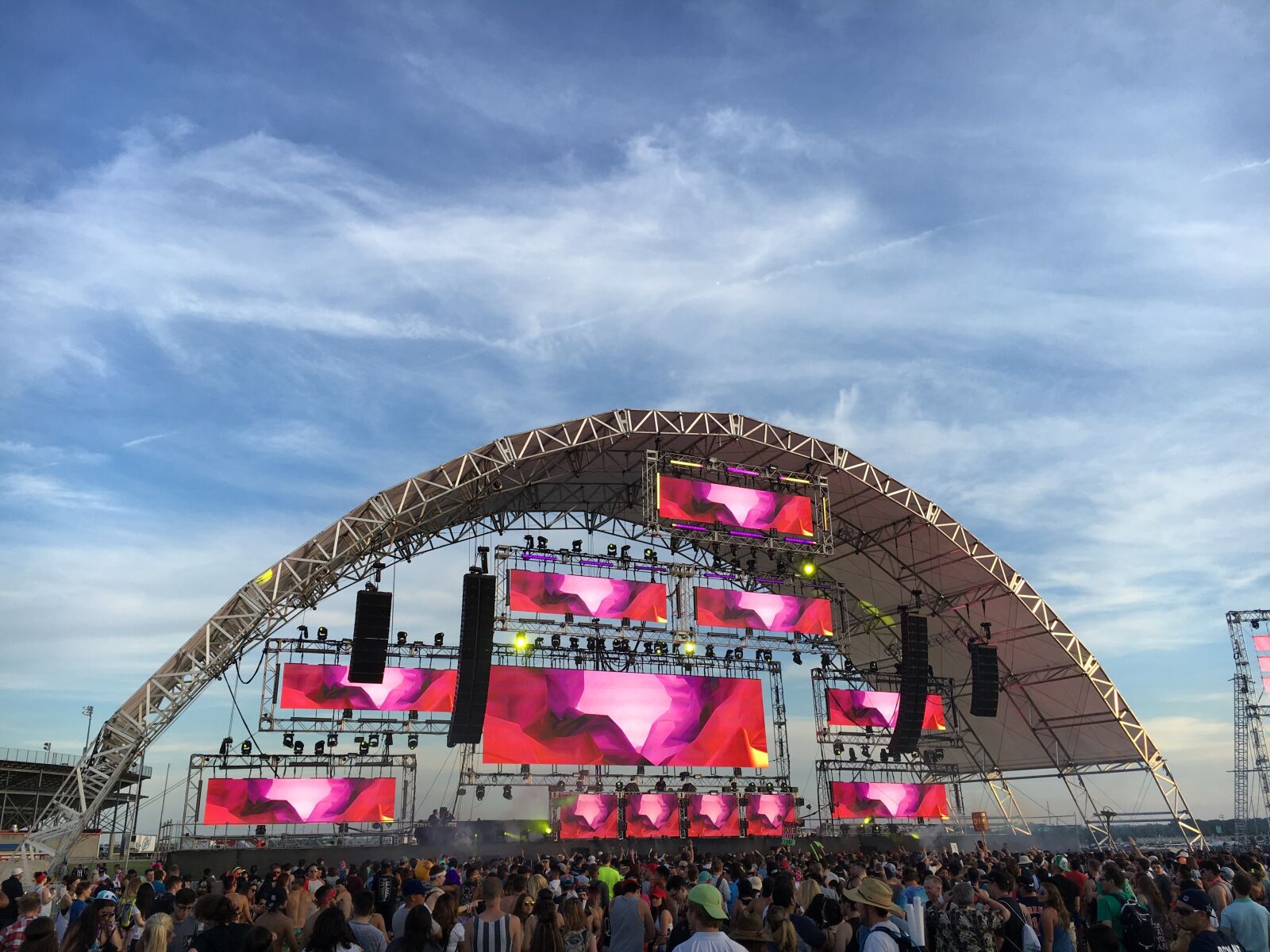 Apple iPhone 6s sample photo. Concert, festival, music photography