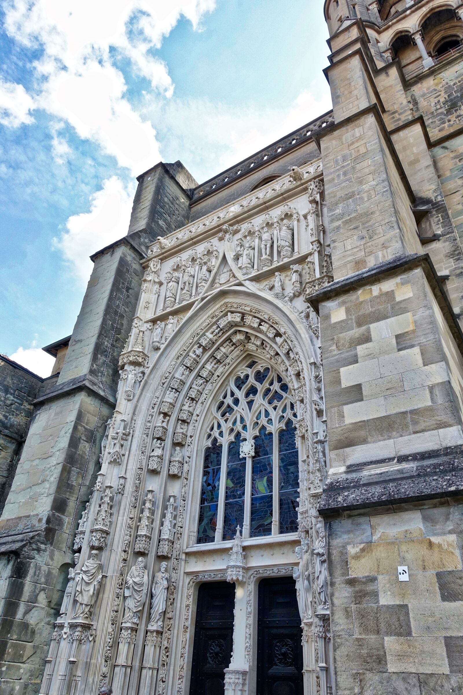 Sony Cyber-shot DSC-RX100 III sample photo. Church, facade, ornate photography