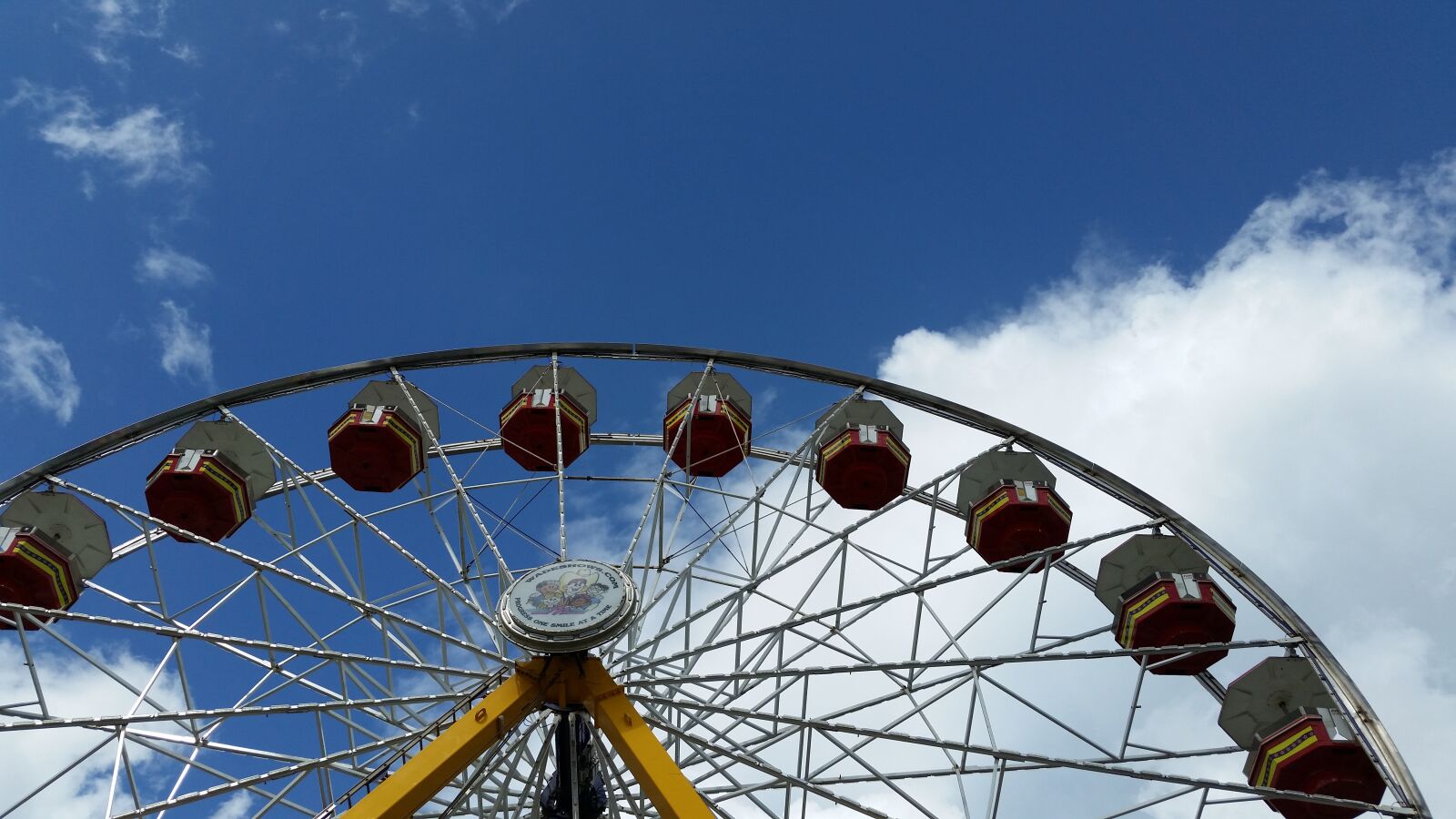 Samsung Galaxy S5 sample photo. Amusement ride, fair, summer photography