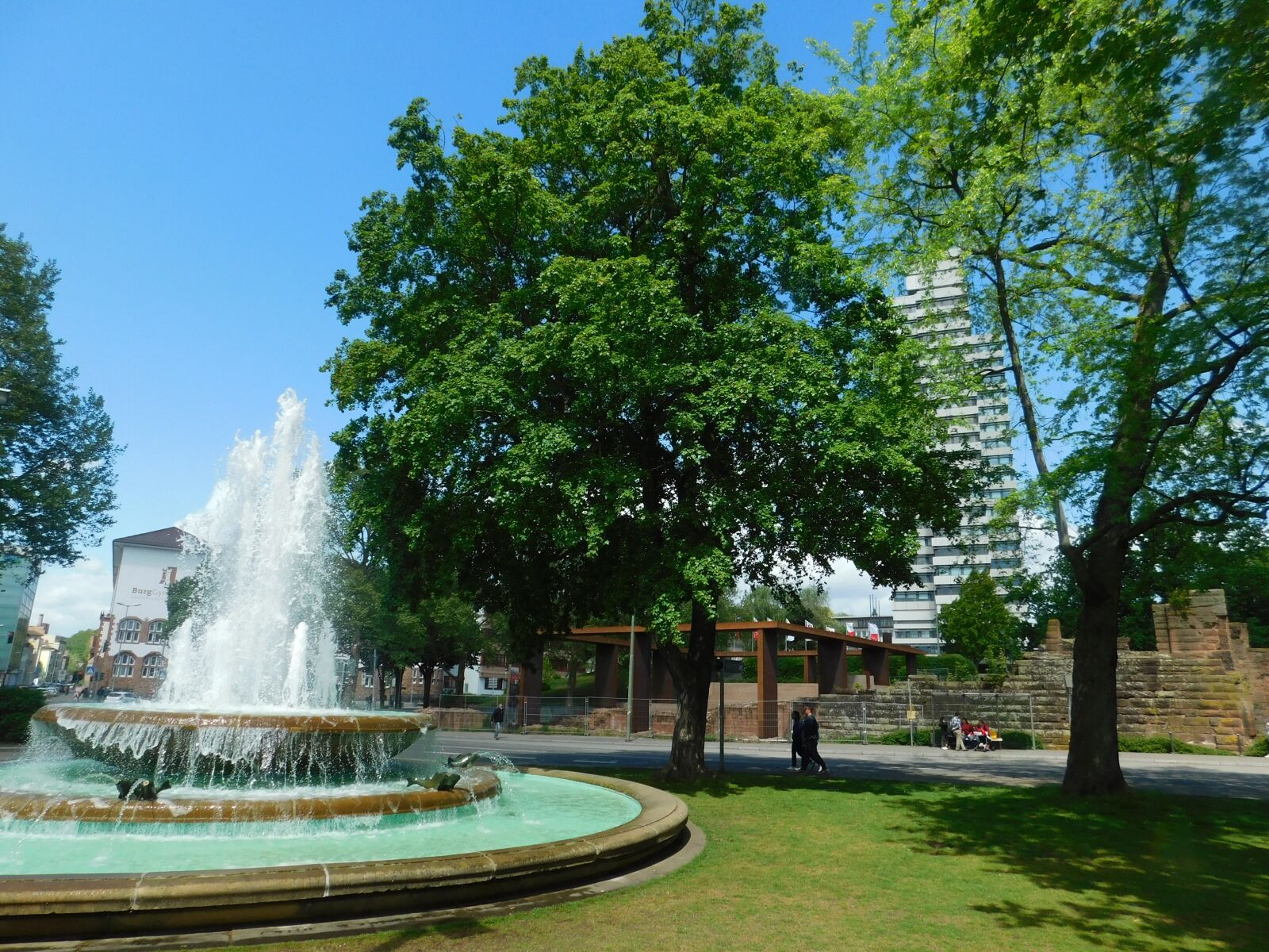 Nikon Coolpix B500 sample photo. Kaiserslautern, town hall, fountain photography