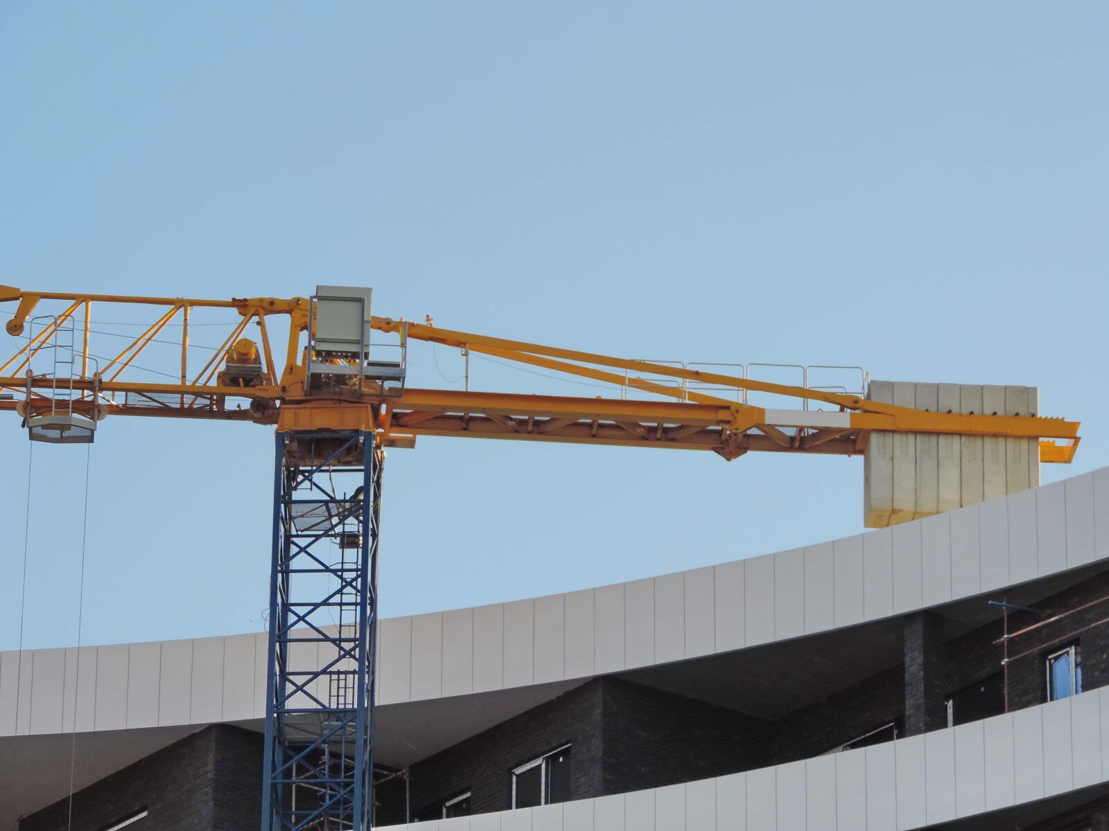 Nikon Coolpix P520 sample photo. Construction, machinery, crane, industry photography