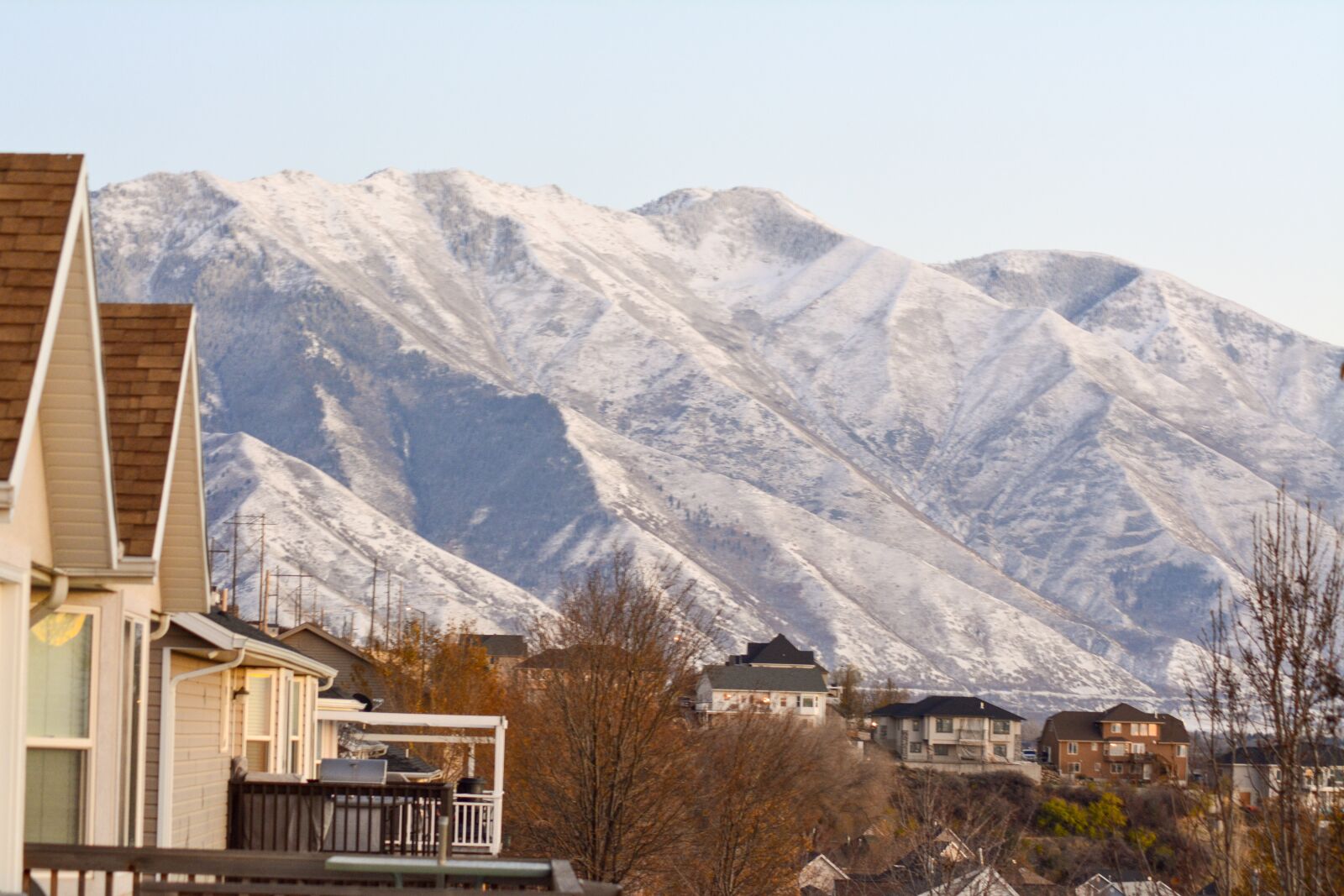 Nikon D5200 sample photo. Scenery, mountain, houses photography